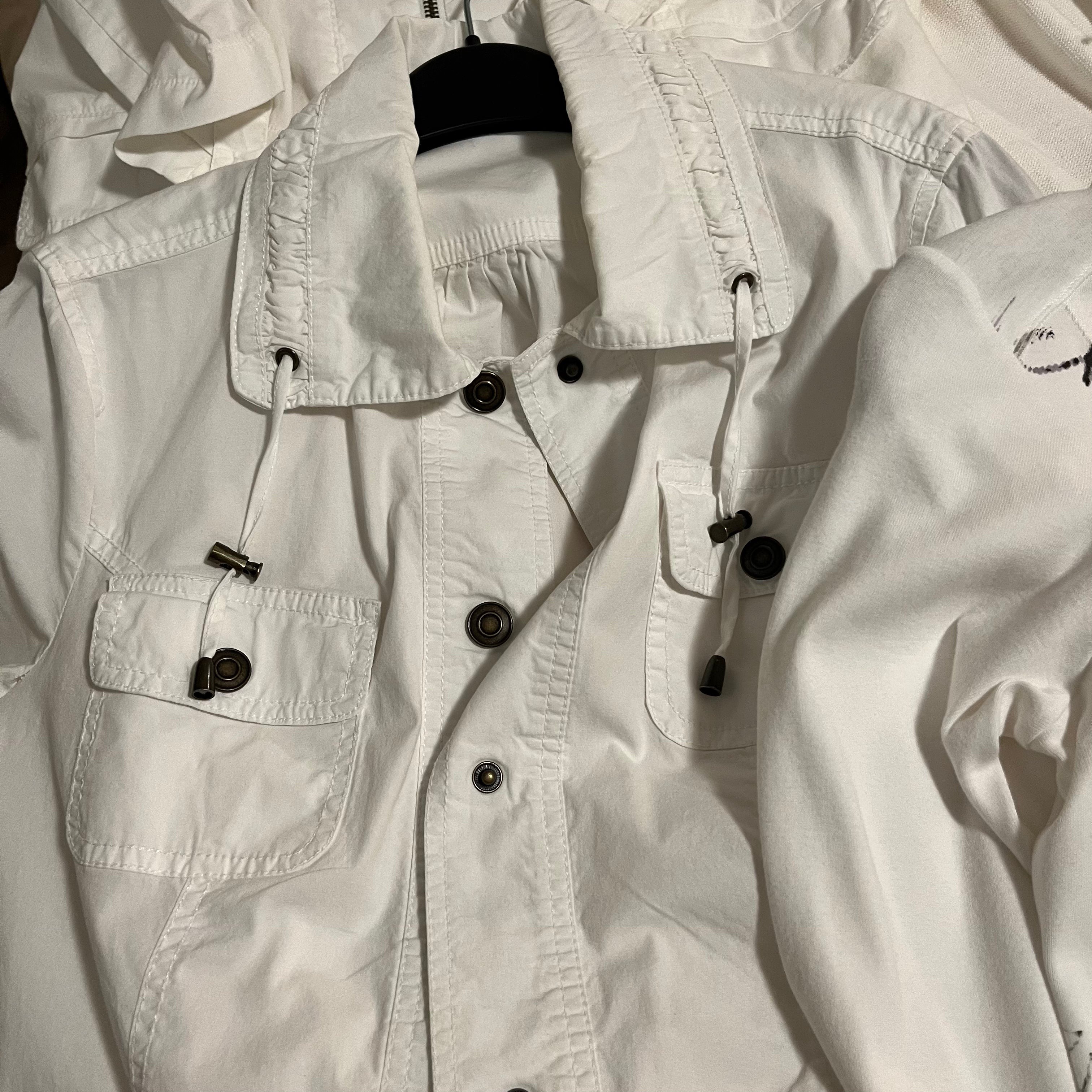 E506 Womens size small clothing grouping (Anne Klein and more)