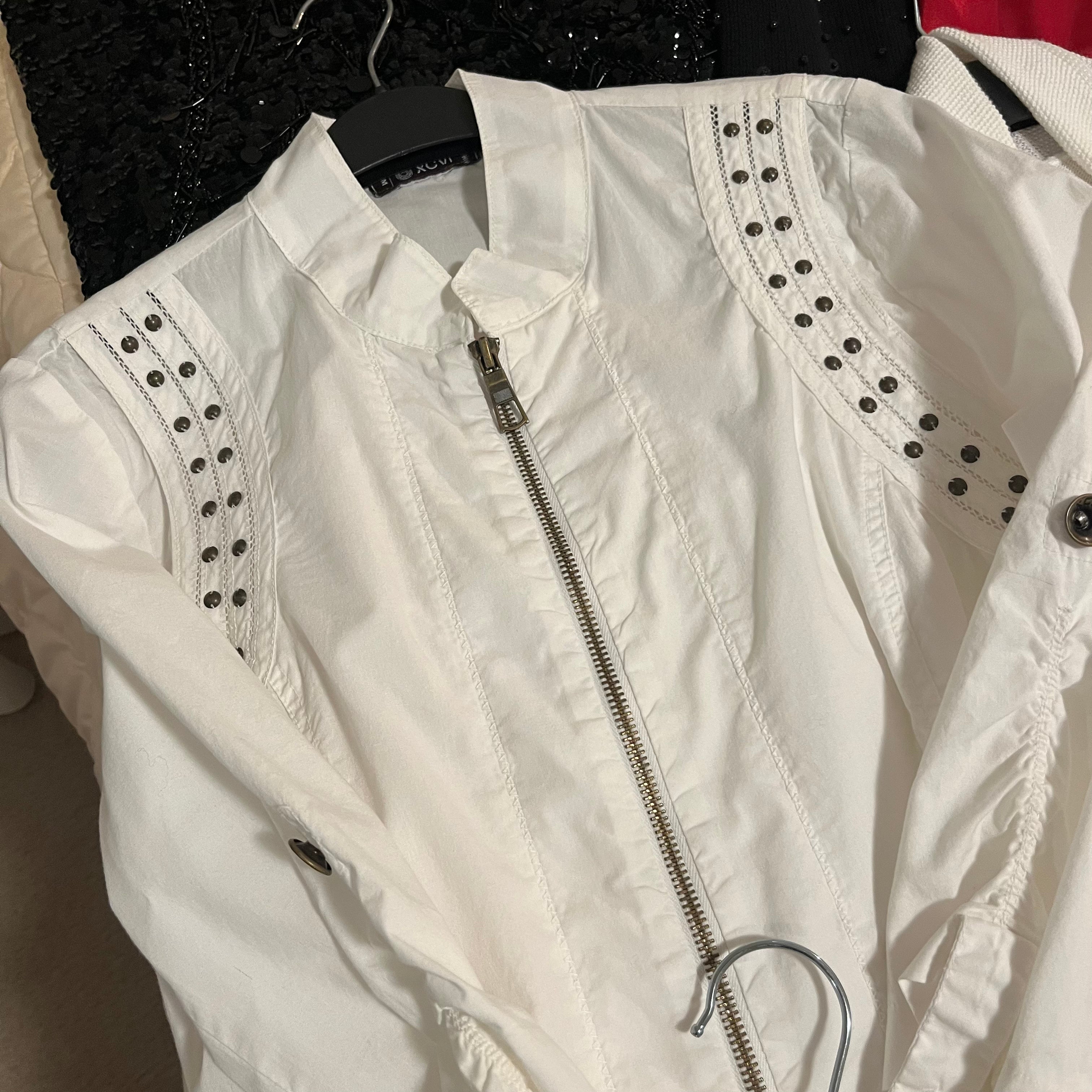 E506 Womens size small clothing grouping (Anne Klein and more)