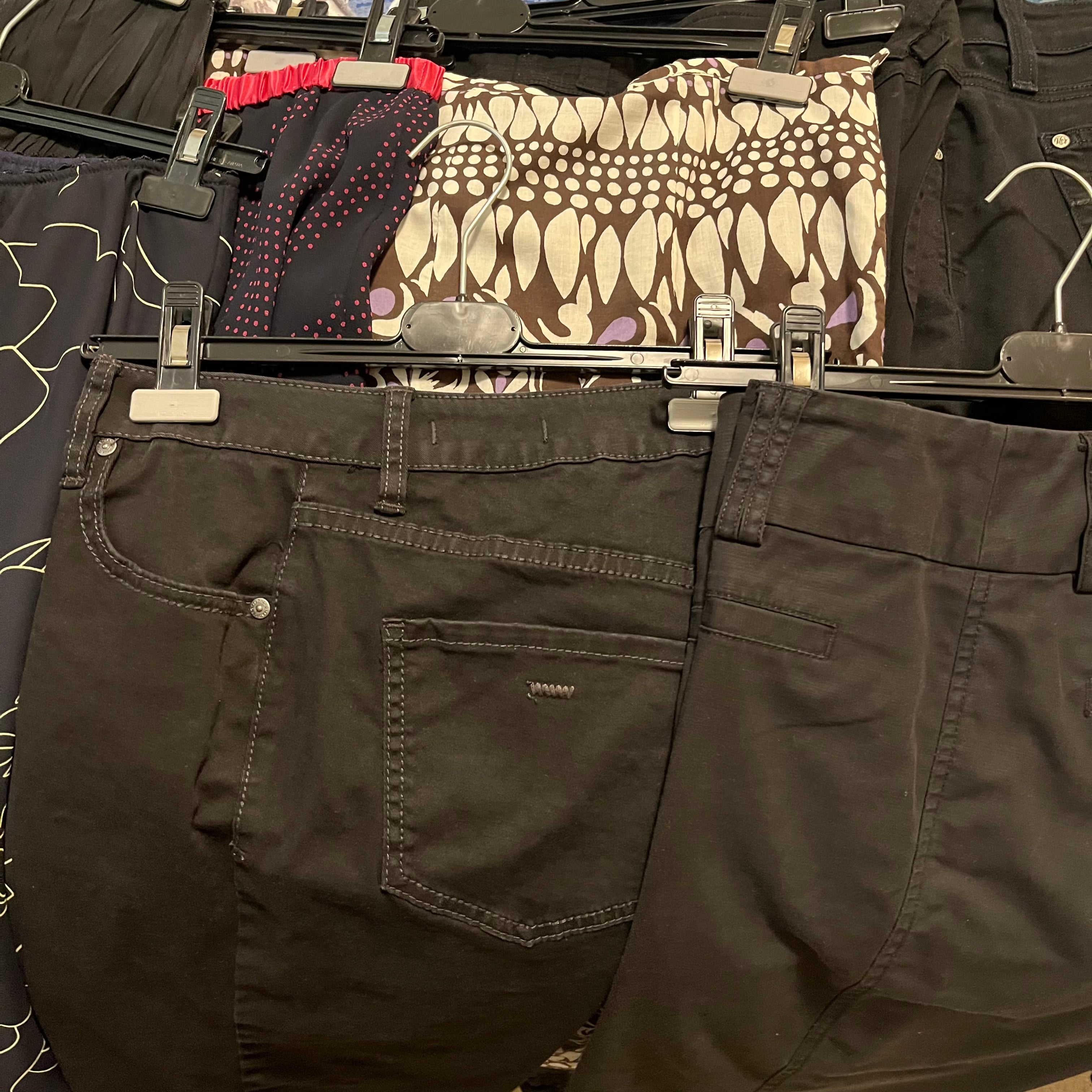 E511 Womens Medium Size Clothing Grouping (shirts, pants, skirts and jackets, Elena Wang and more)