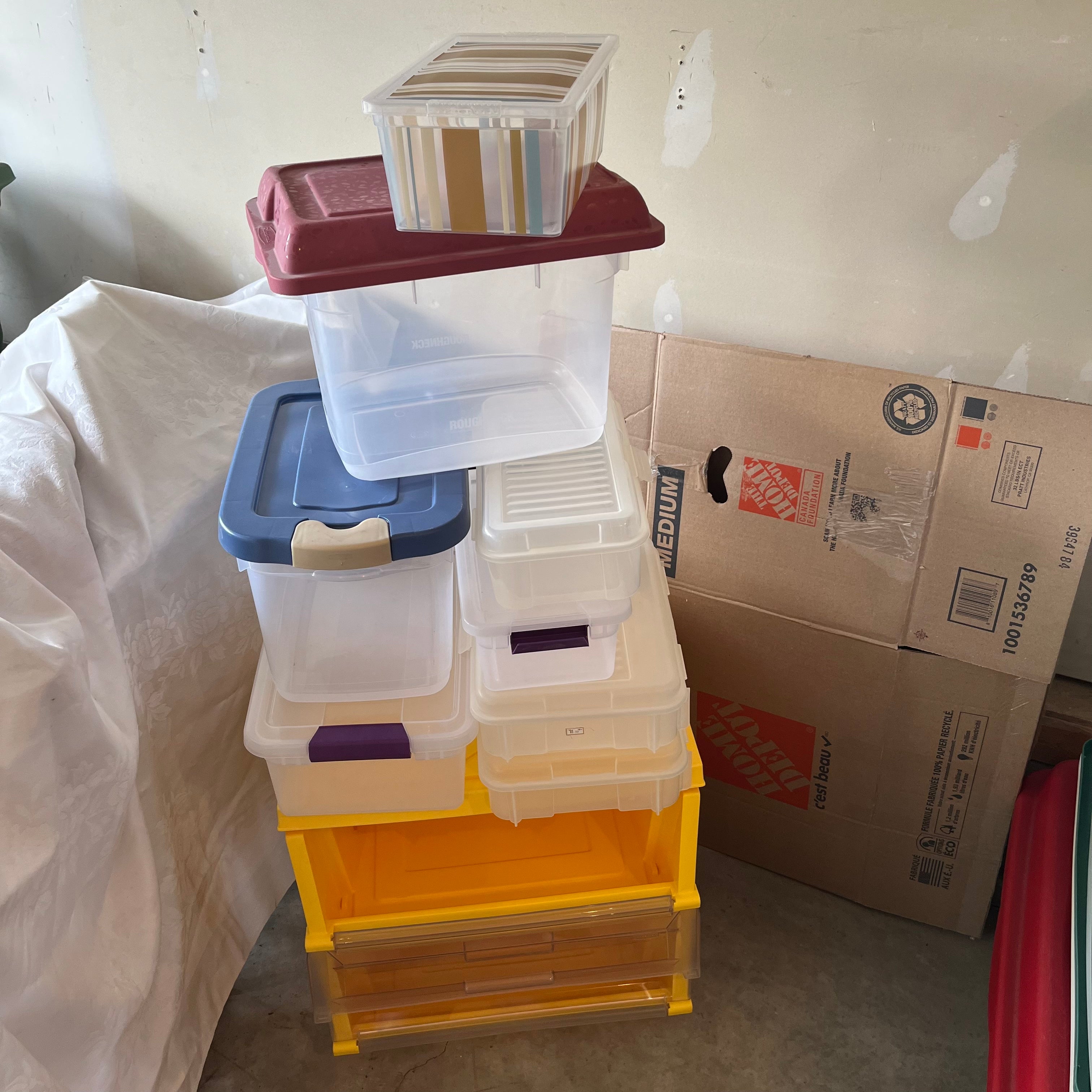 E513 Home Storage Grouping (laundry hamper and more)