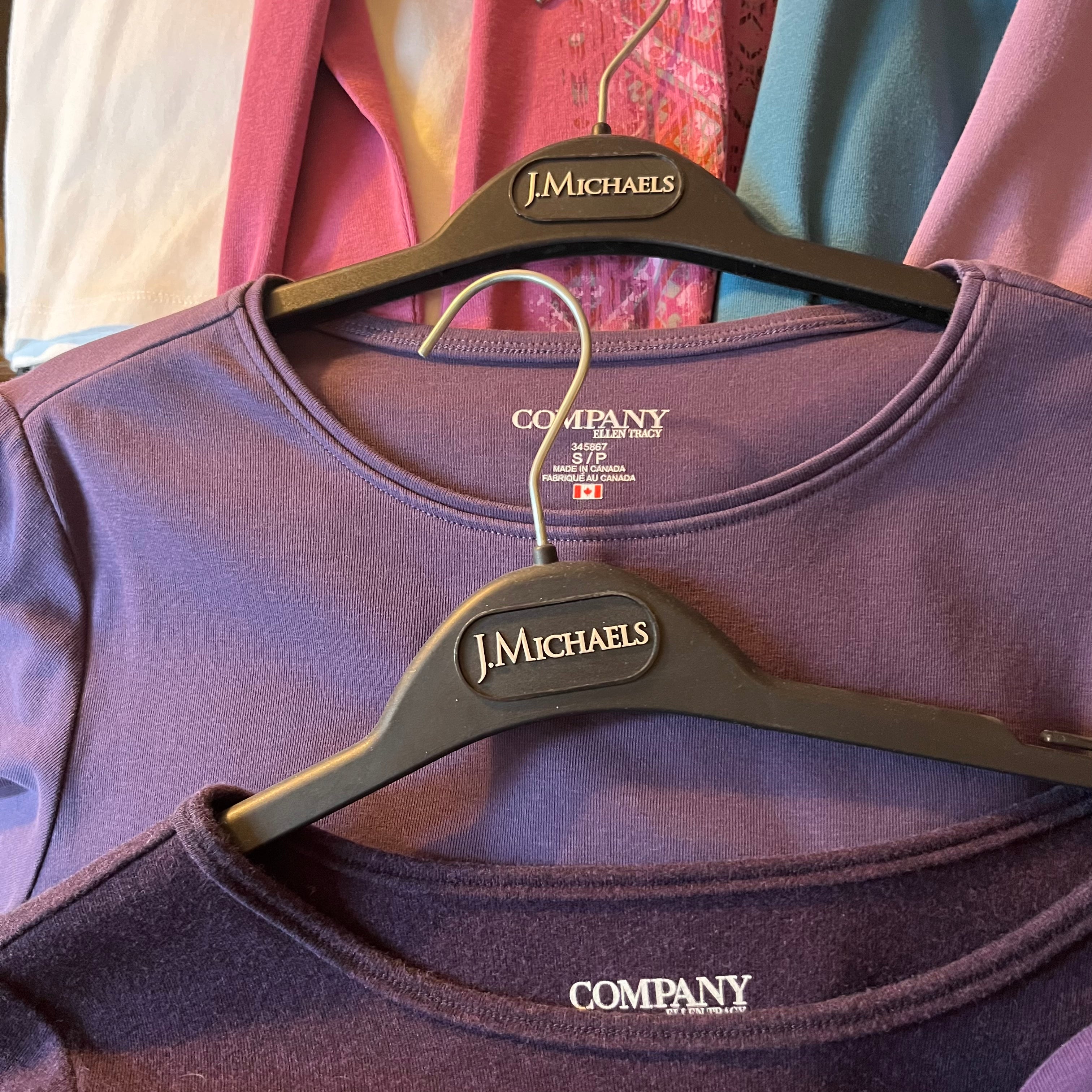 E521 Womens small clothing grouping (long sleeved tops and jeans, Northern Reflections and more)