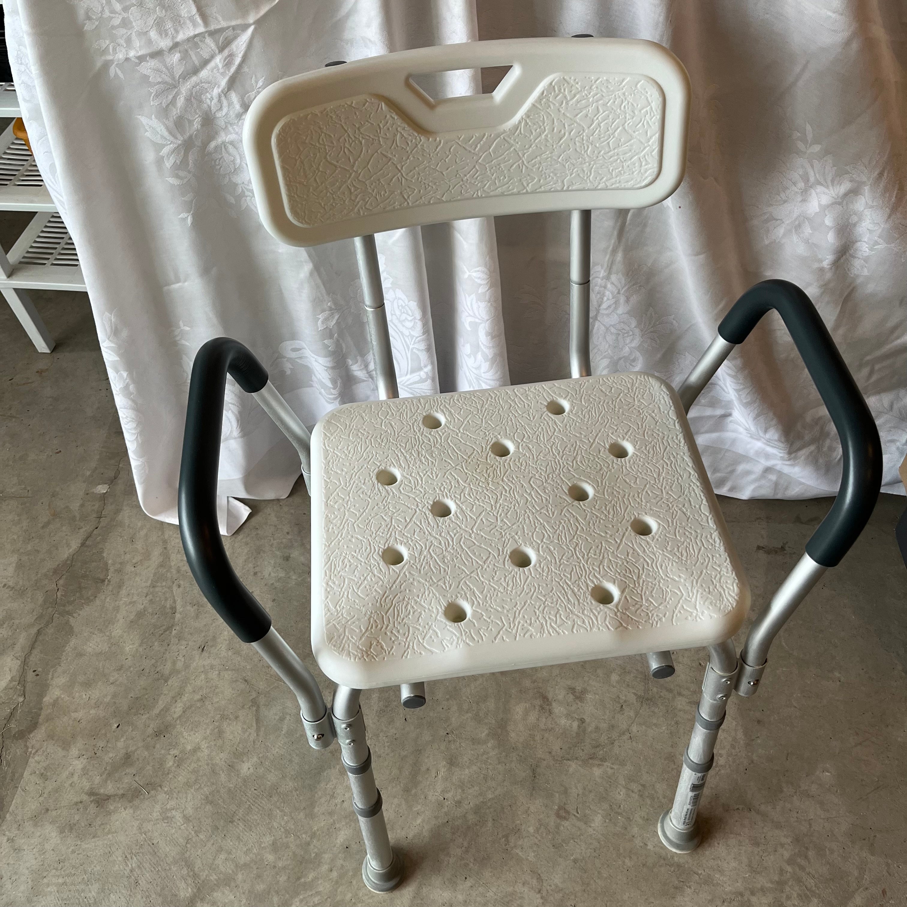 E522 Shower chair
