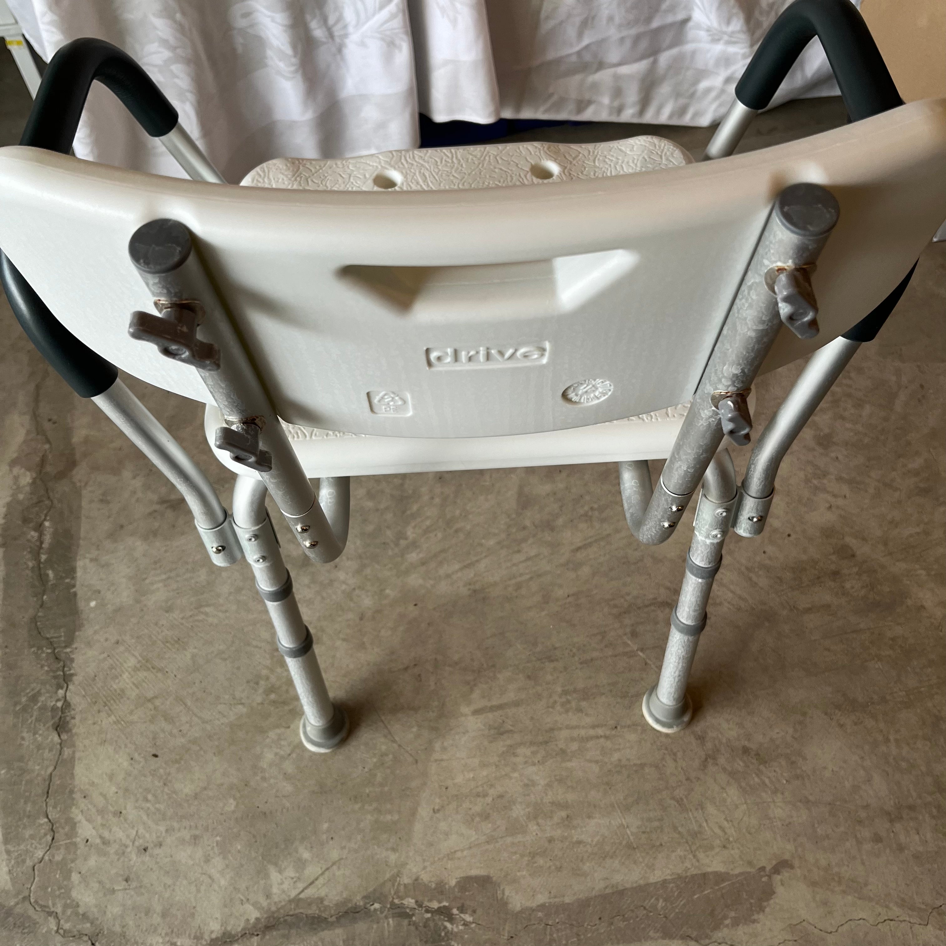 E522 Shower chair