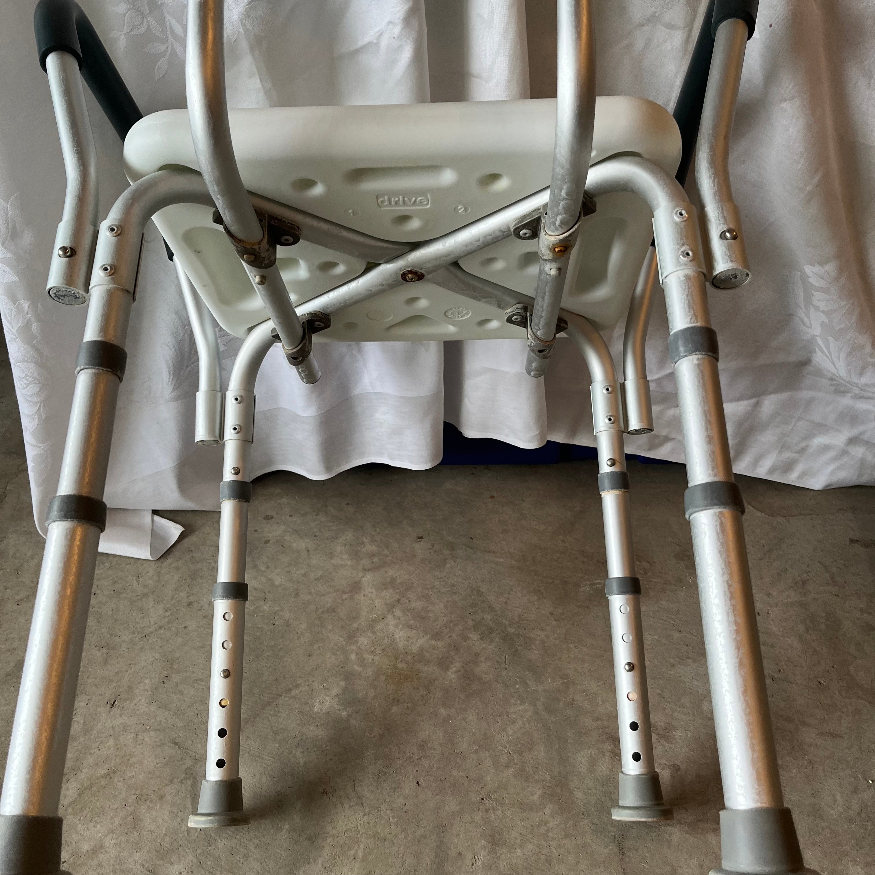 E522 Shower chair
