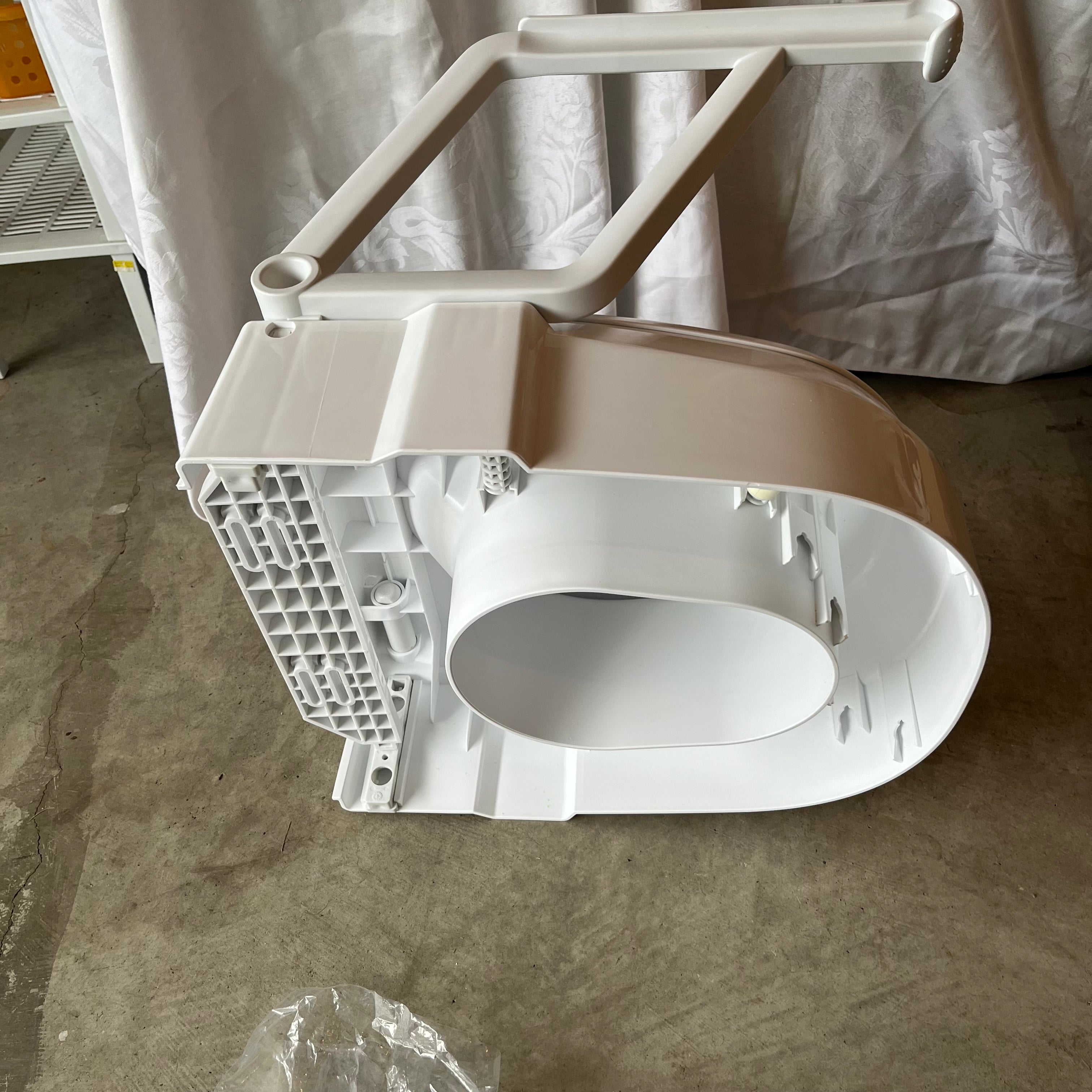 E523 Universal raised toilet seat (new)