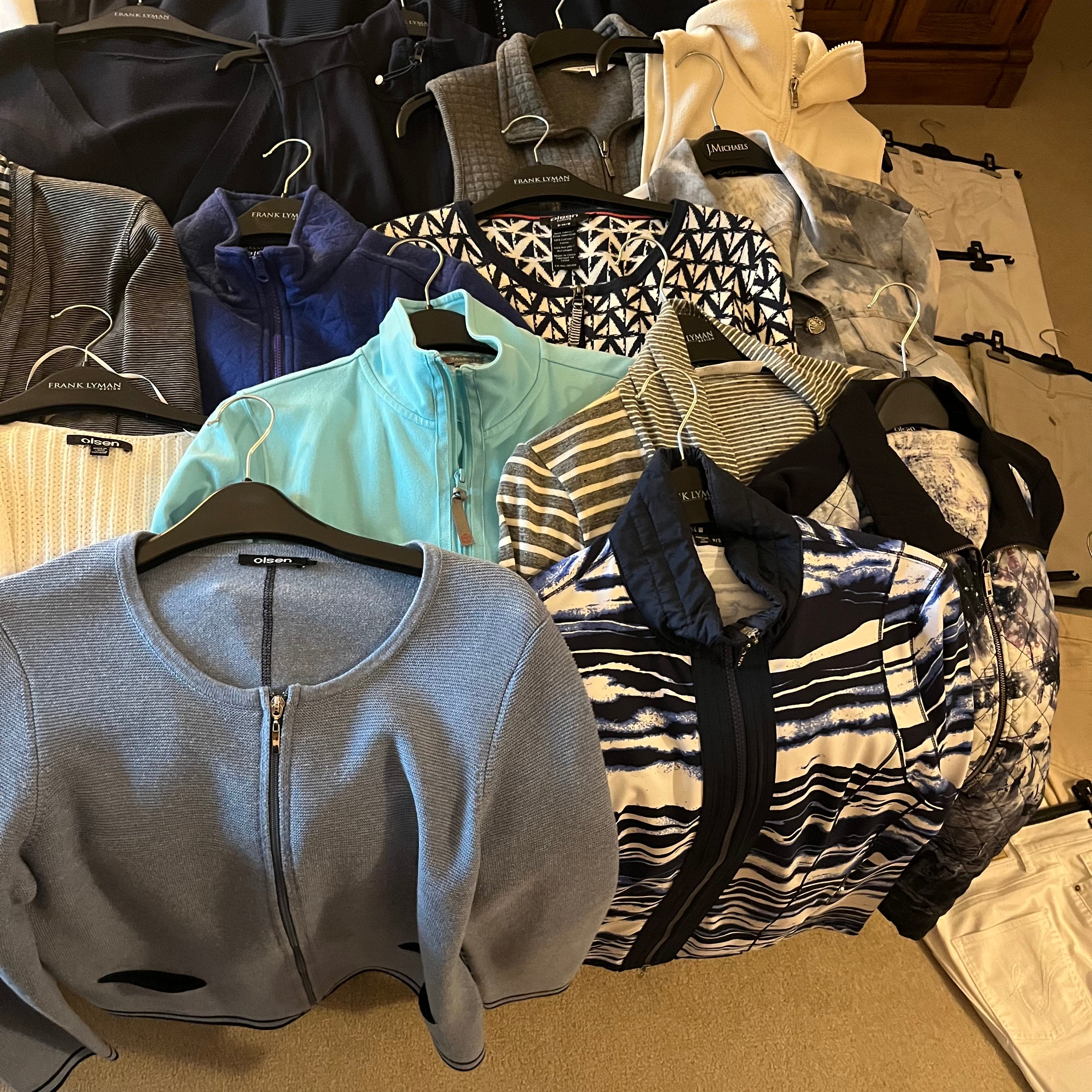 E530 Womens Clothing Grouping (size small knit tops and sweaters, ALOVE and more)
