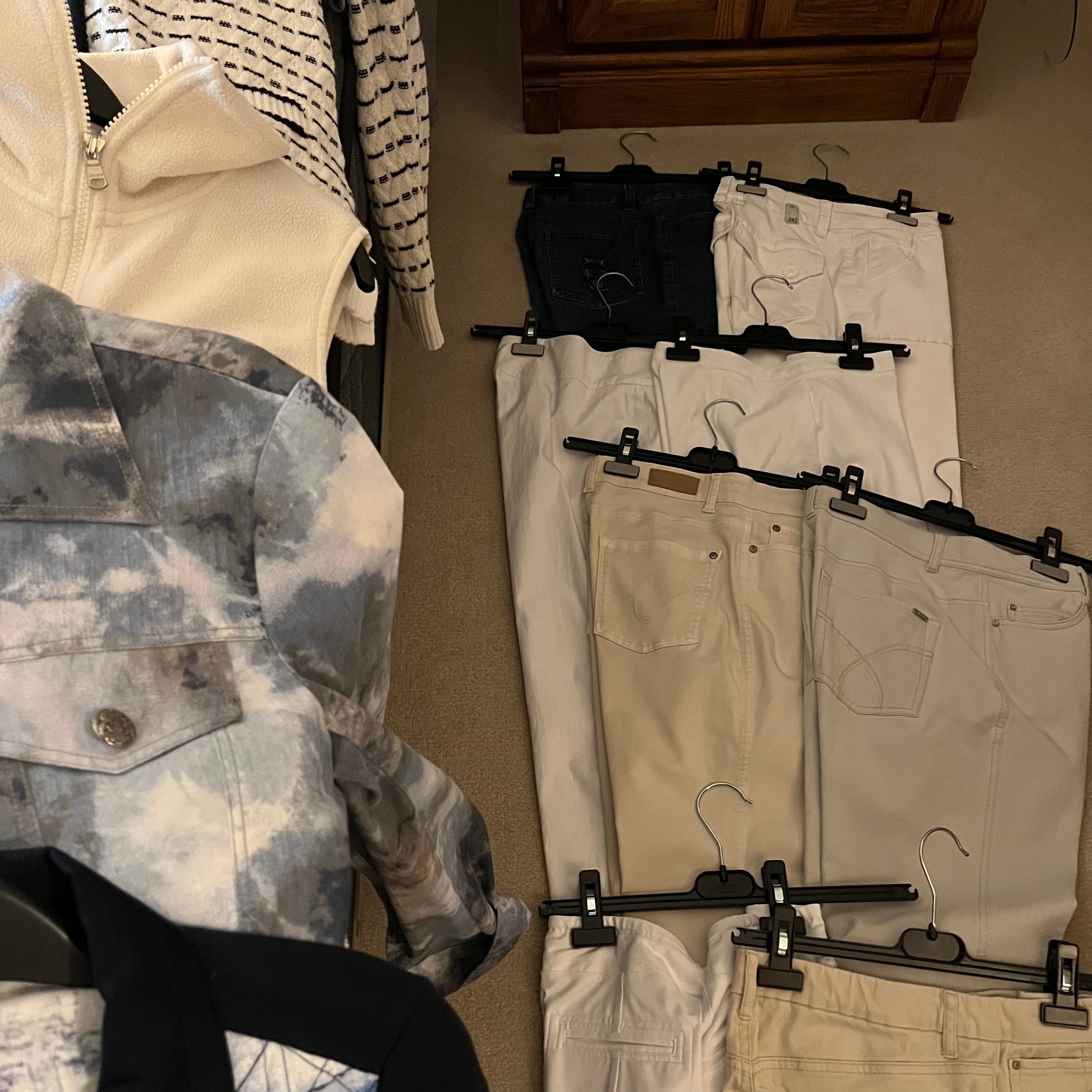 E530 Womens Clothing Grouping (size small knit tops and sweaters, ALOVE and more)
