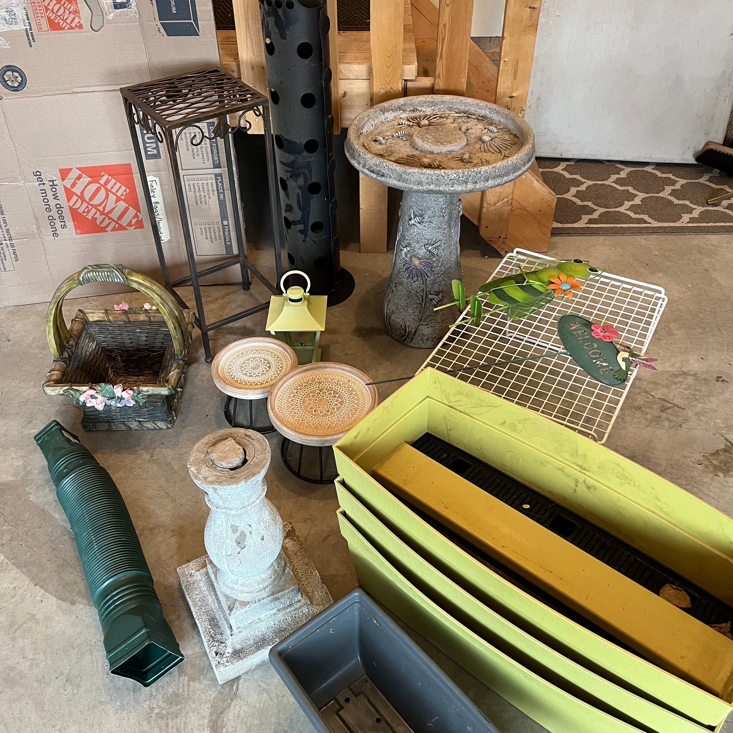 E534 Garden Grouping (bird bath has some damage)