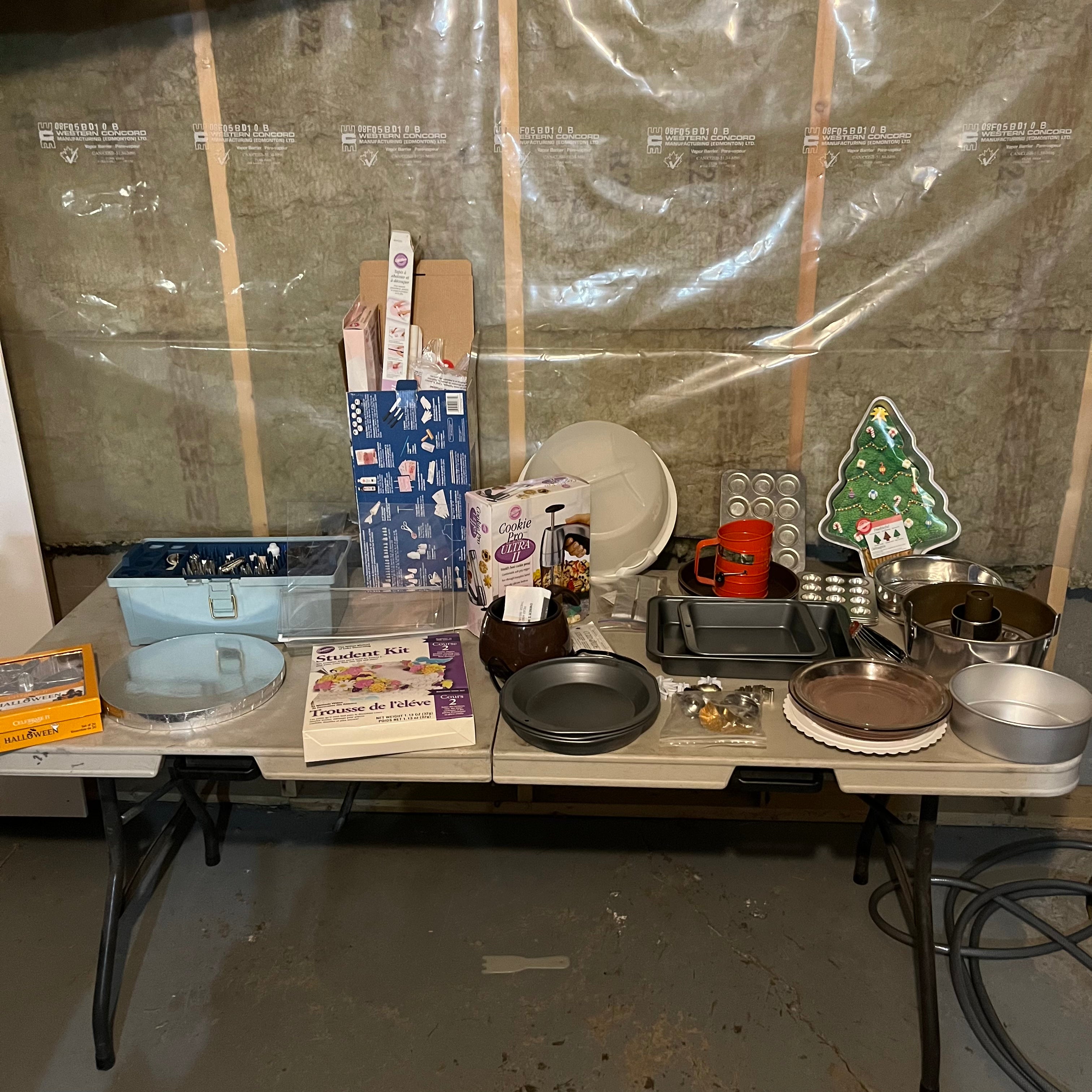 W700 Baker-ware grouping (table not included)