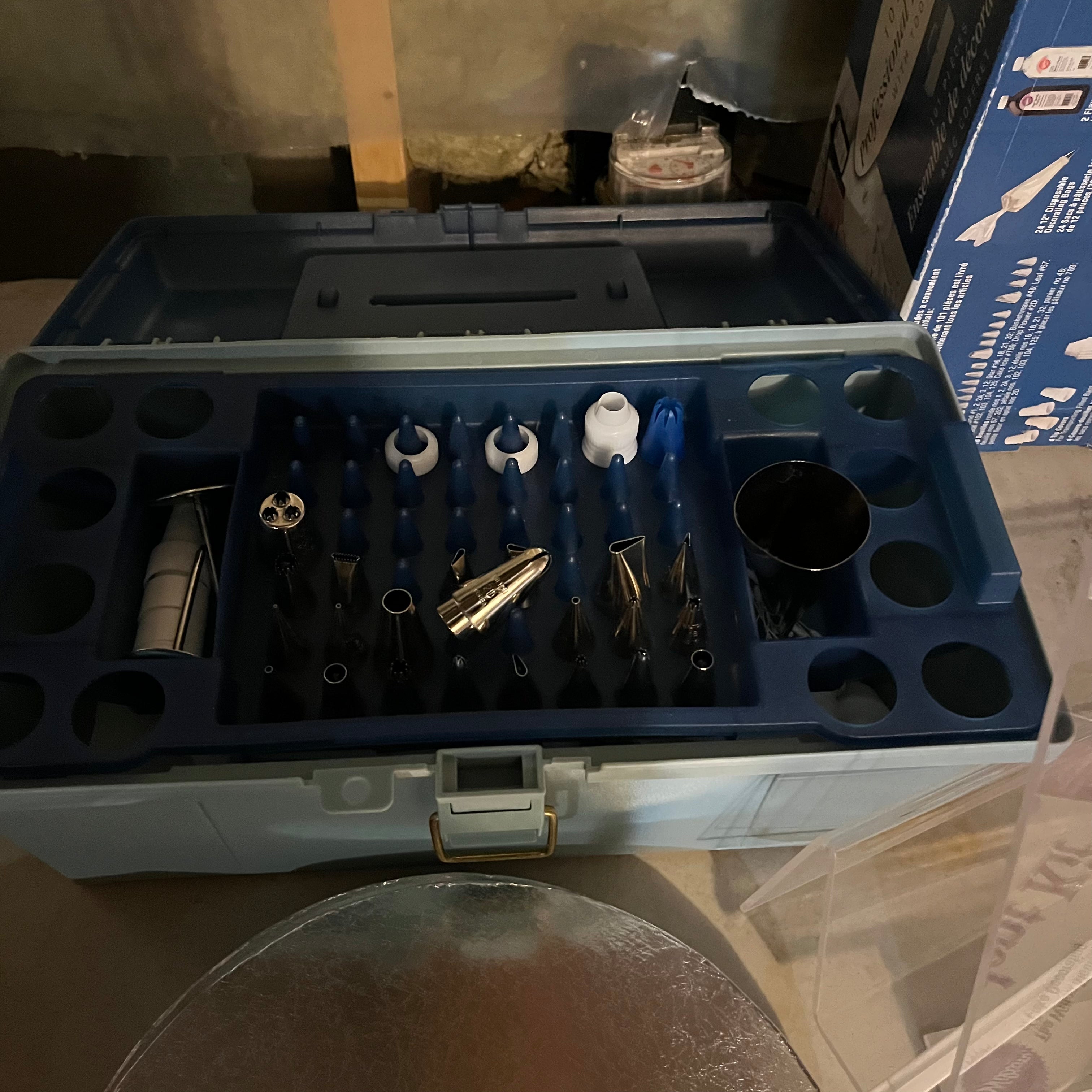 W700 Baker-ware grouping (table not included)