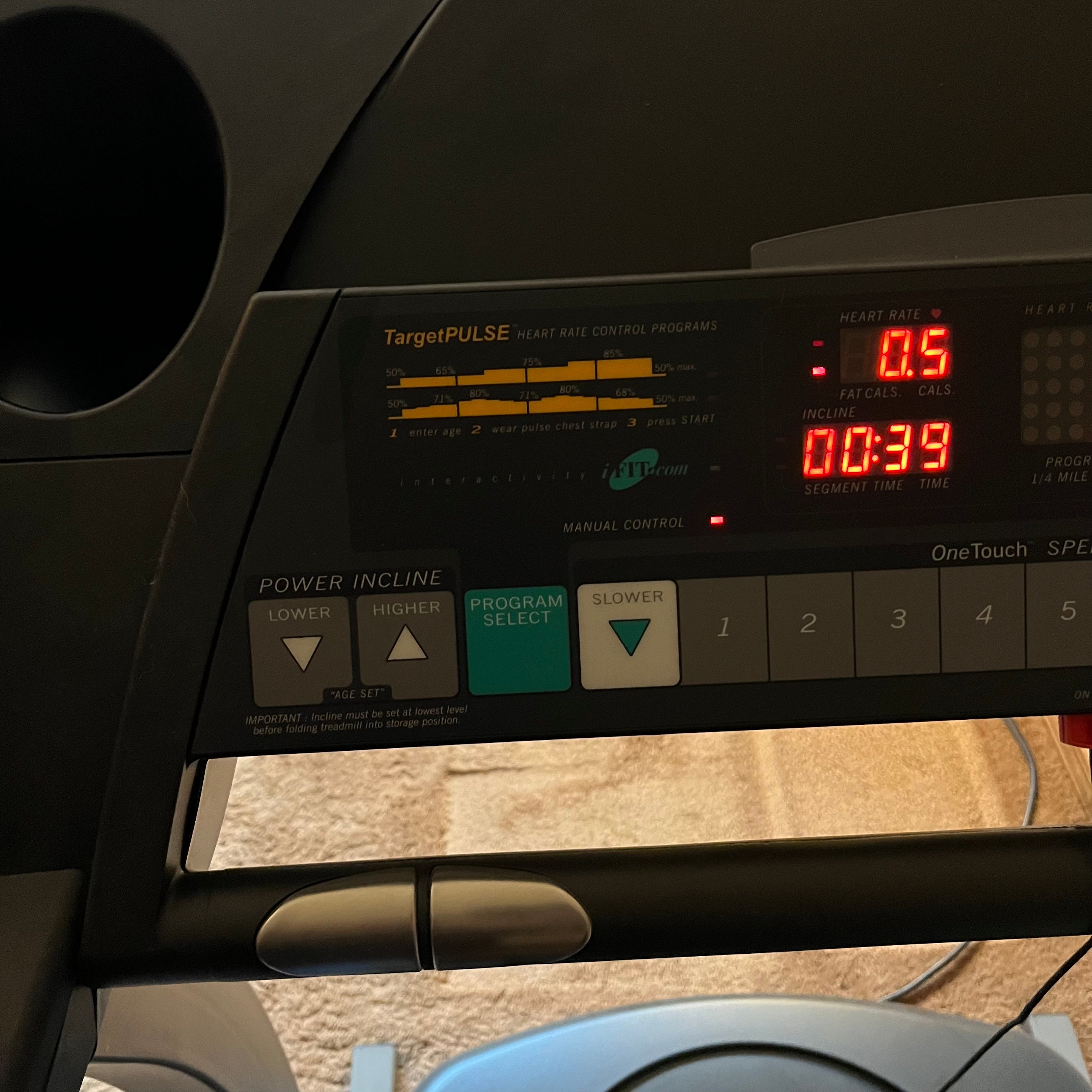 W702 Treadmill