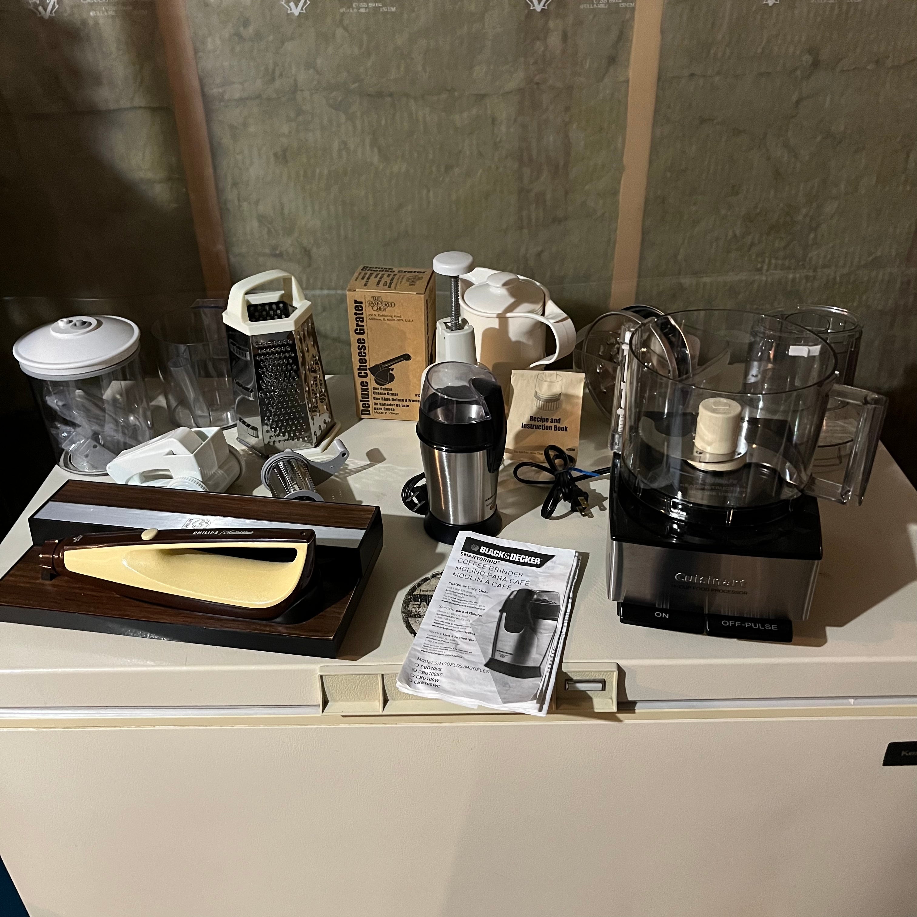 W704 Kitchen Grouping (Food processor and more)