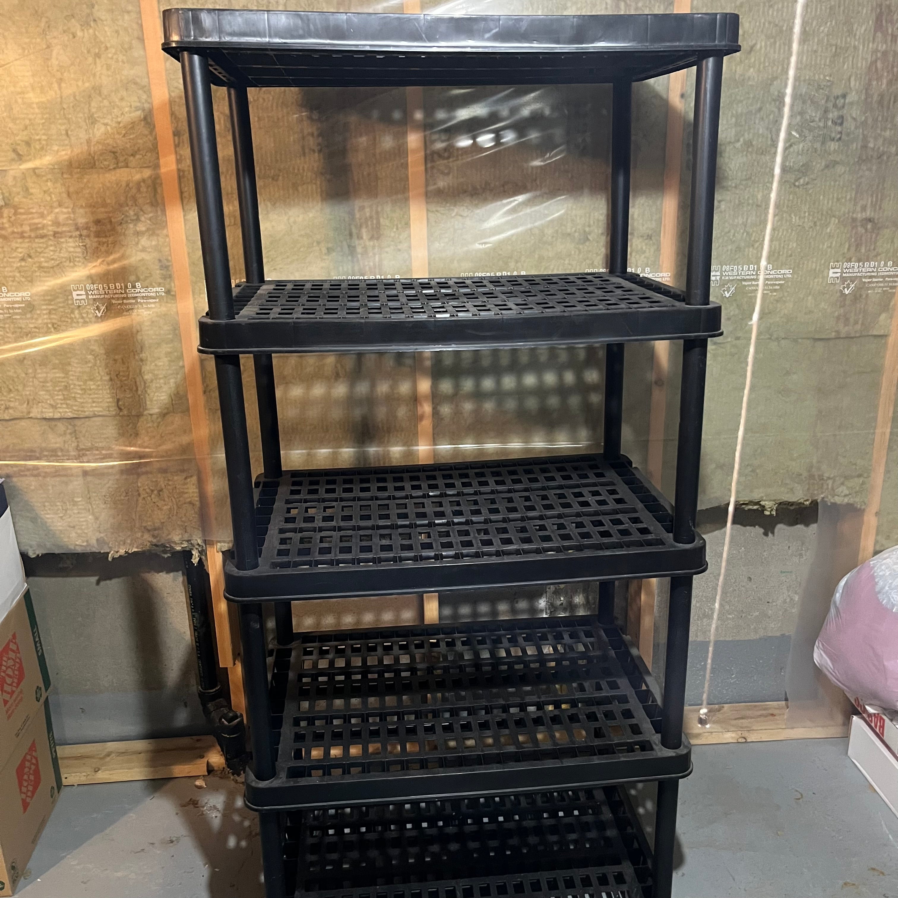 W717 Black plastic shelving unit