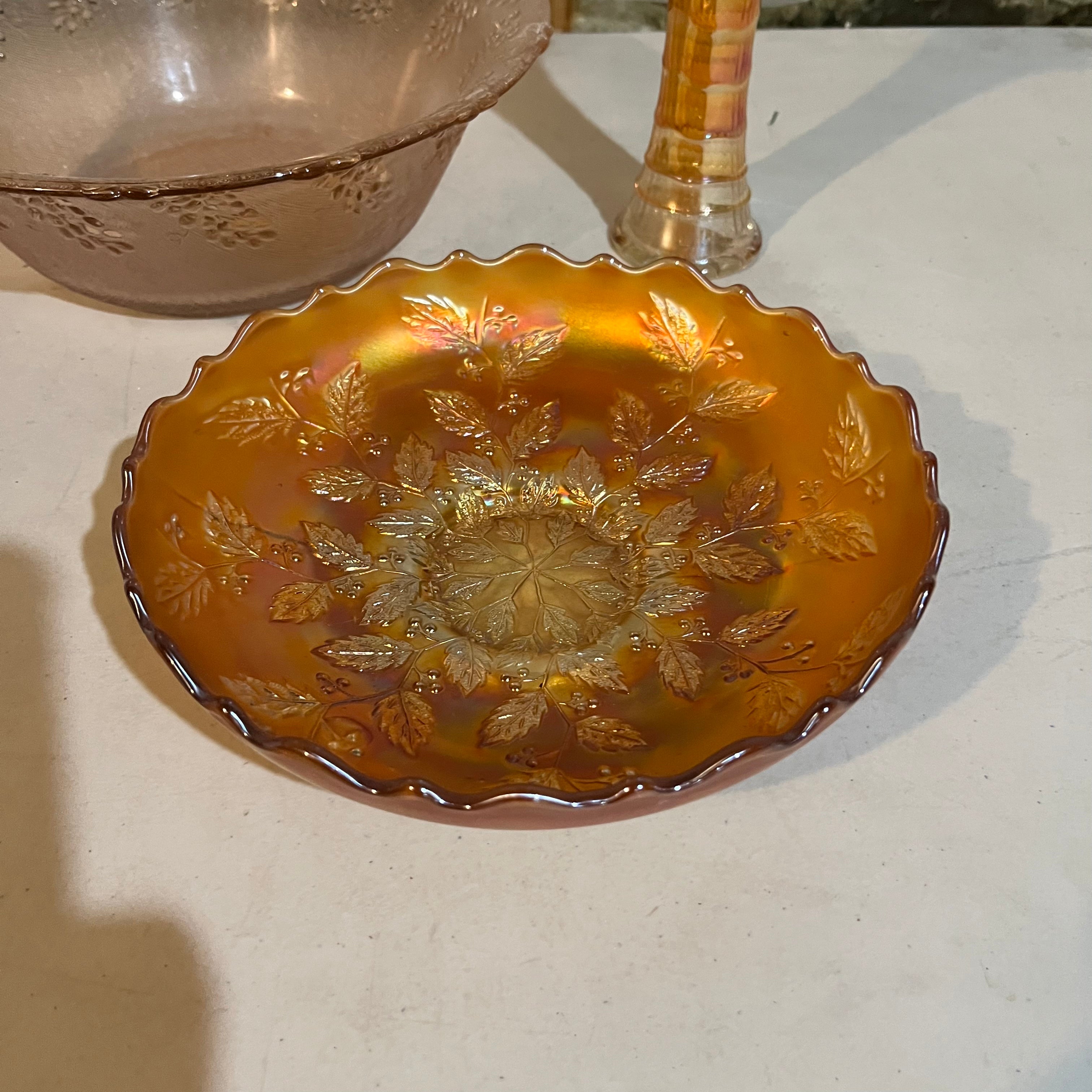 W723 Vintage Glass Grouping (carnival glass and more)