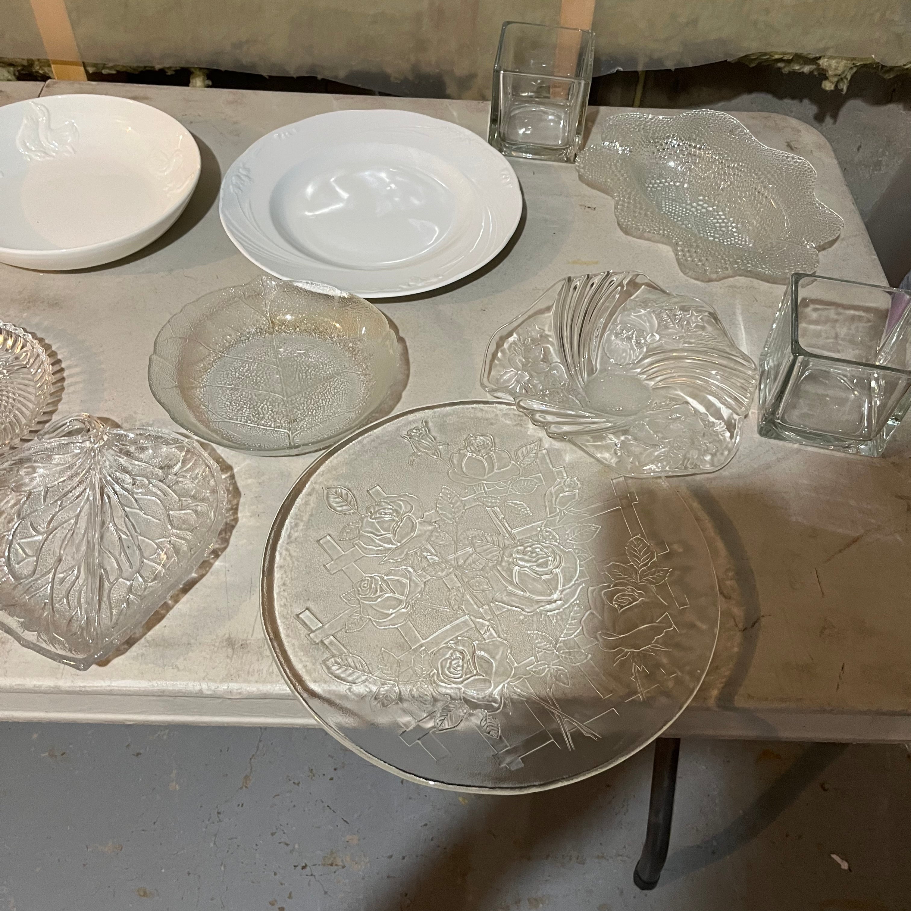 W727 Vintage clear glass plate grouping ***table not included