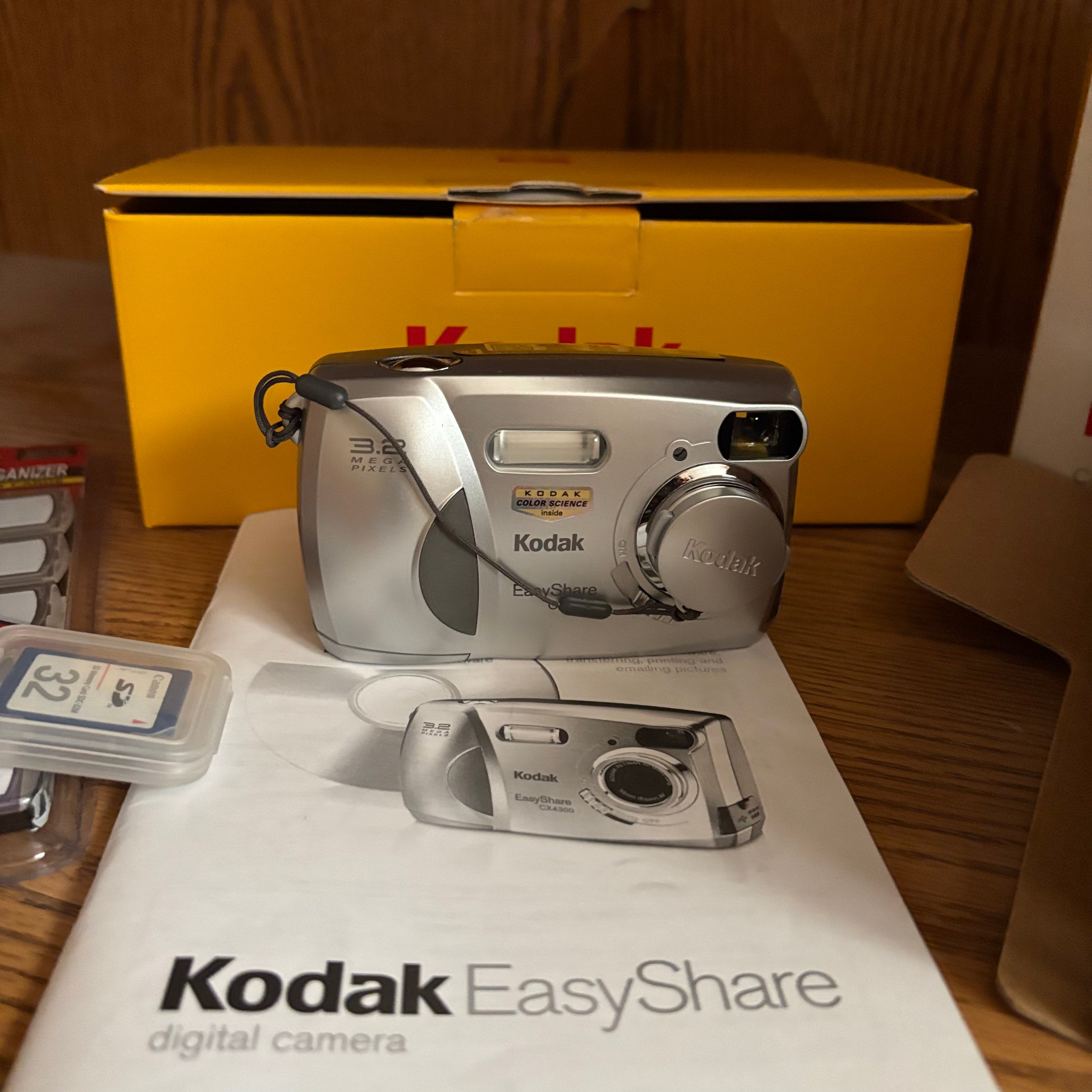 W621 Kodak Easy Shot Camera Grouping (new in box but untested)