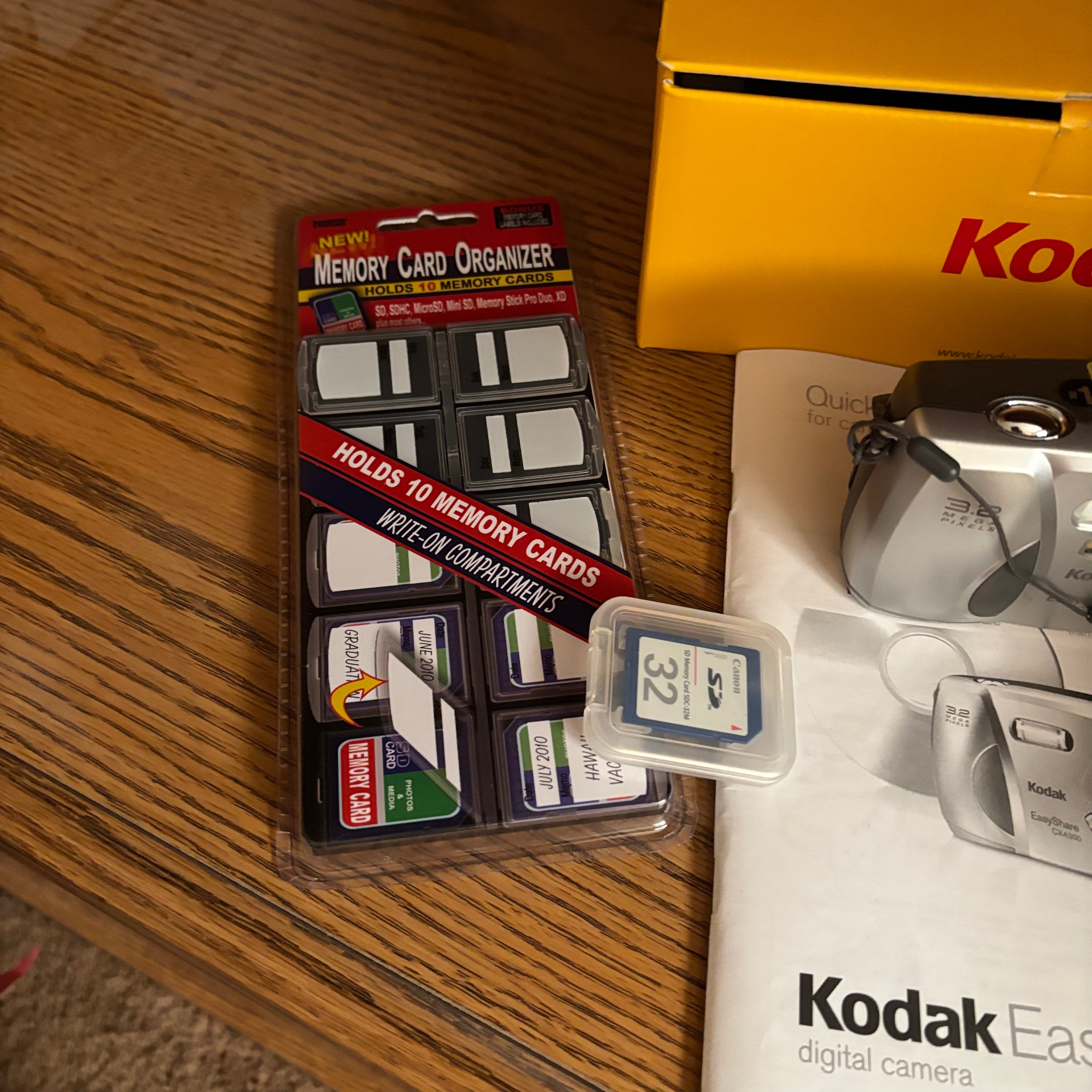 W621 Kodak Easy Shot Camera Grouping (new in box but untested)