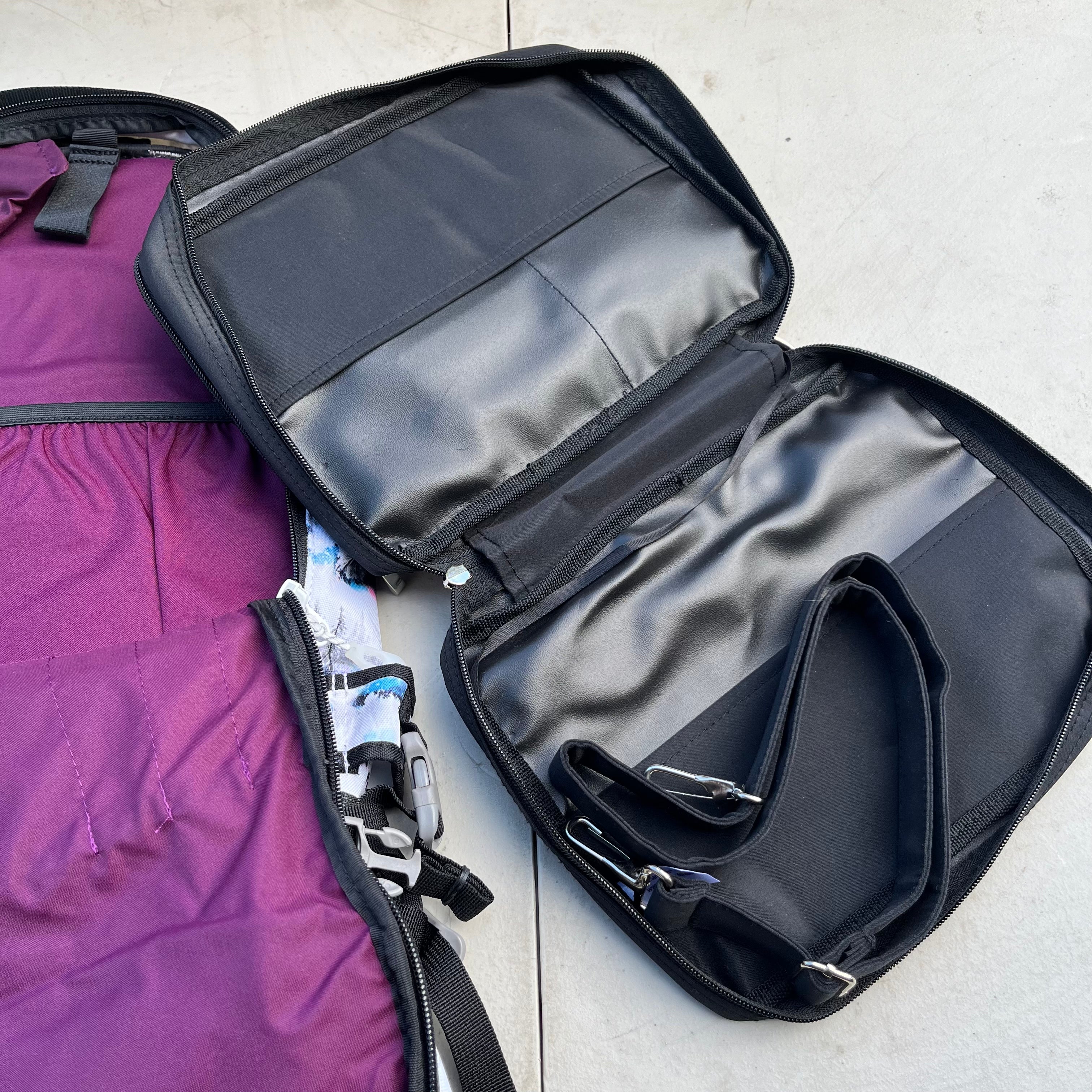 D602 Dakine Heli Pro 20L backpack with lunchbag