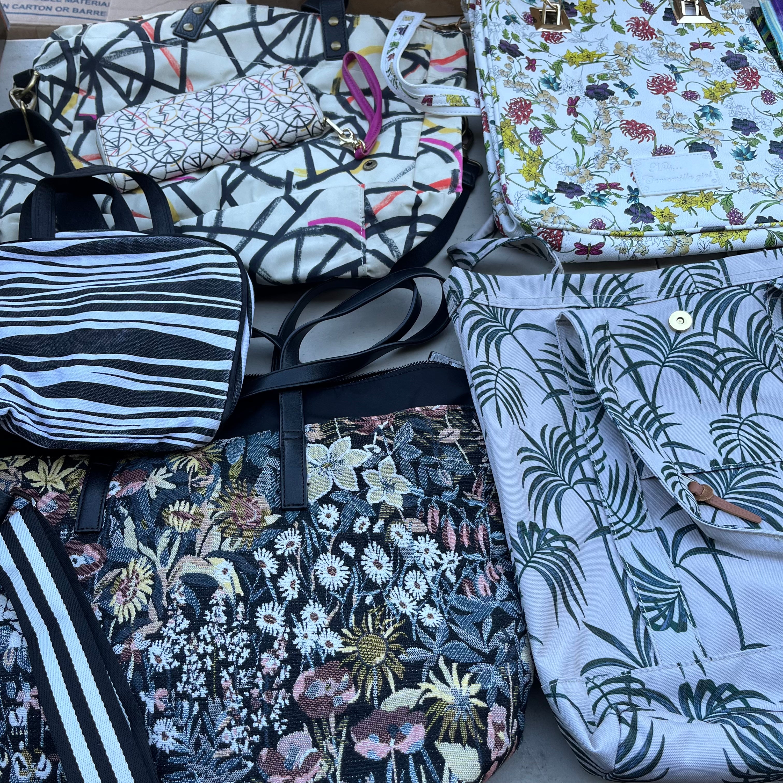 D604 Canvas bag grouping lot (Herschel and more)