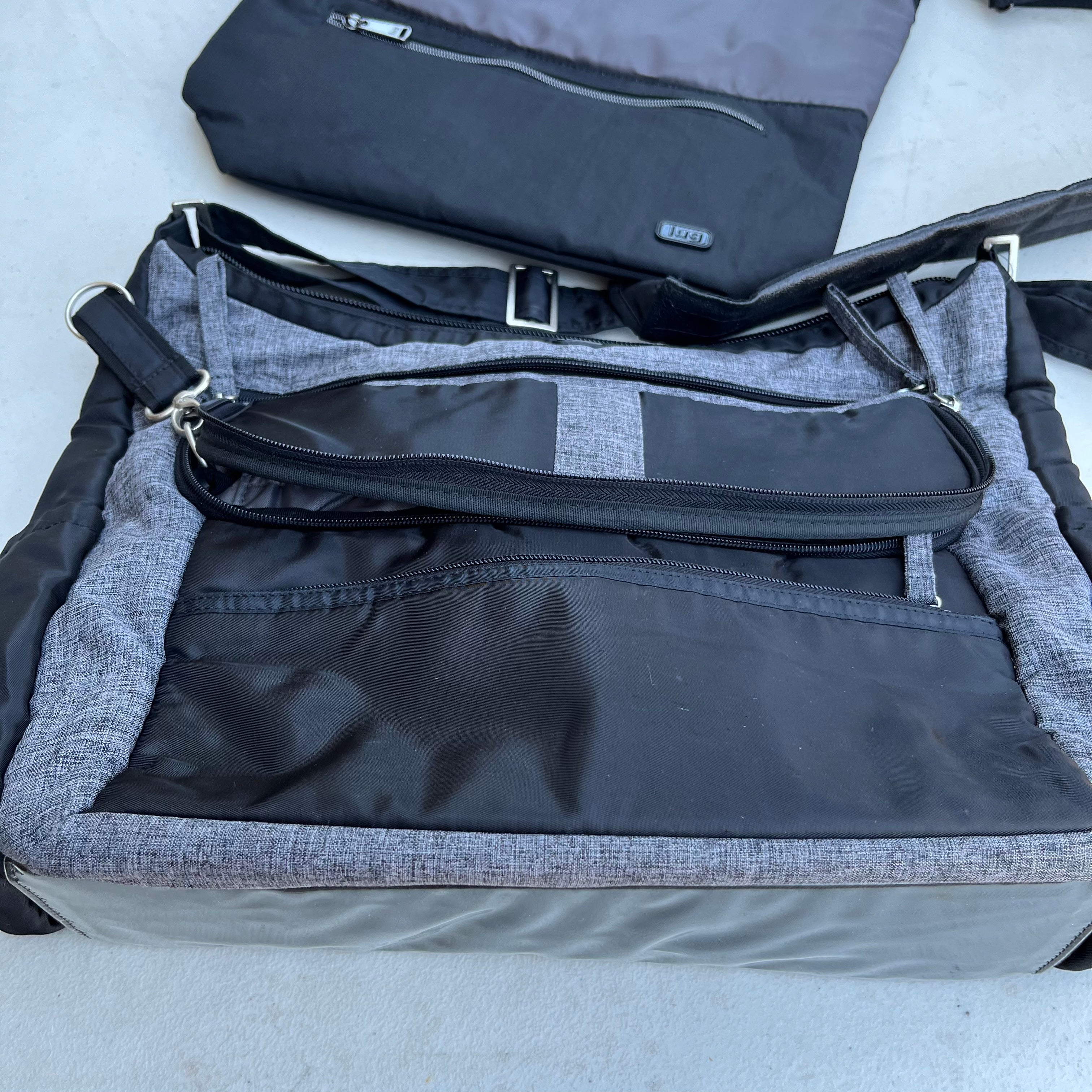 D607 Womens purse grouping (blacks and grays)