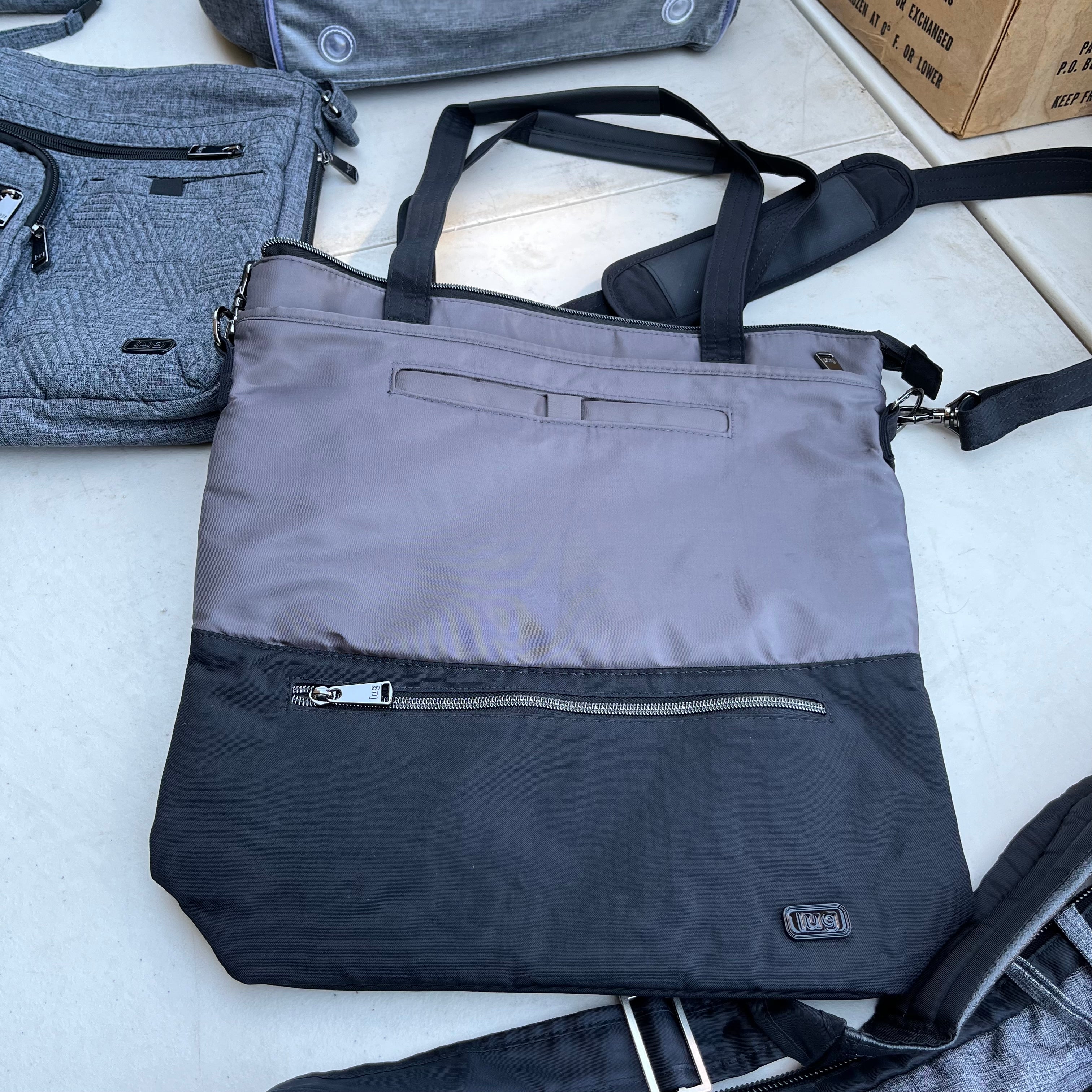 D607 Womens purse grouping (blacks and grays)