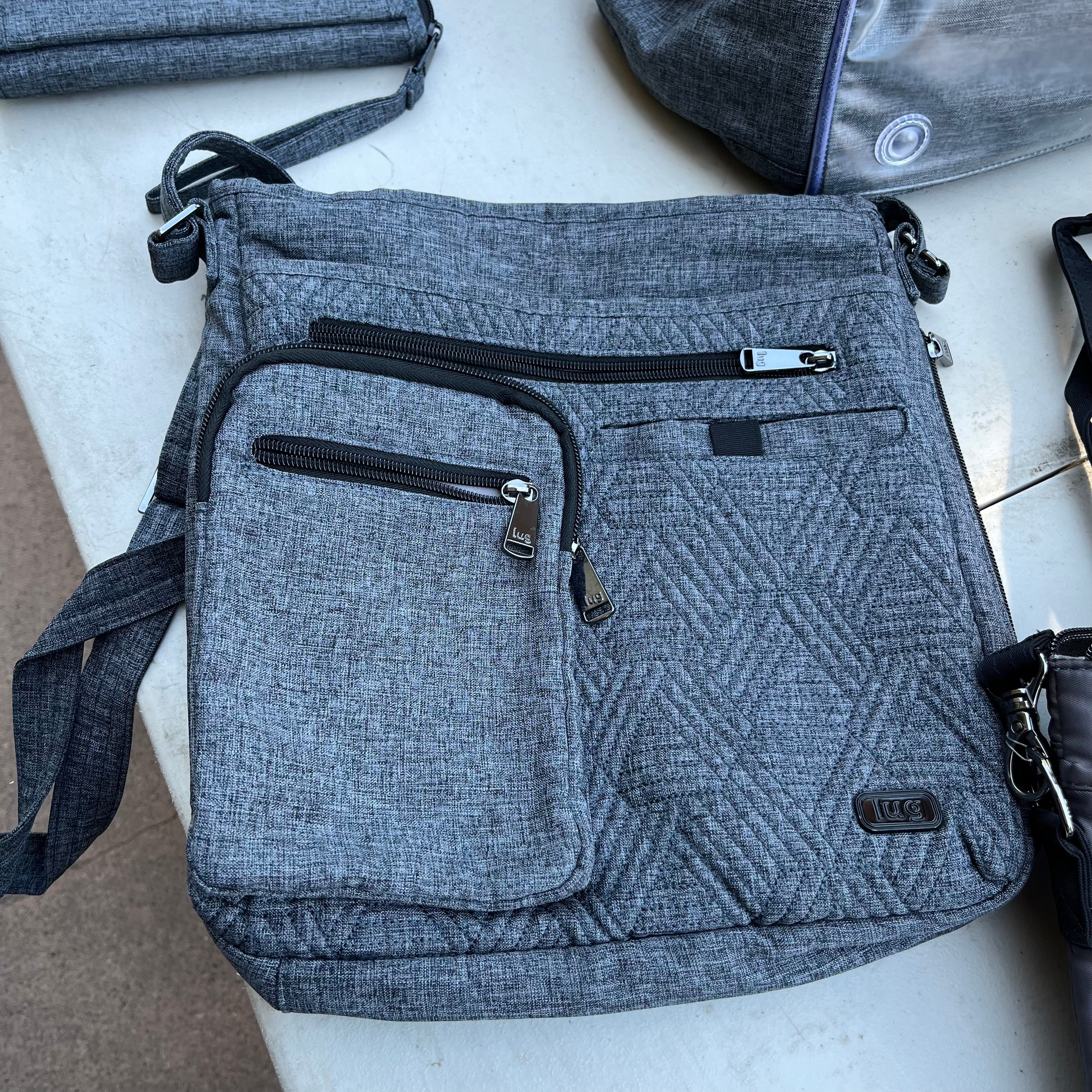 D607 Womens purse grouping (blacks and grays)