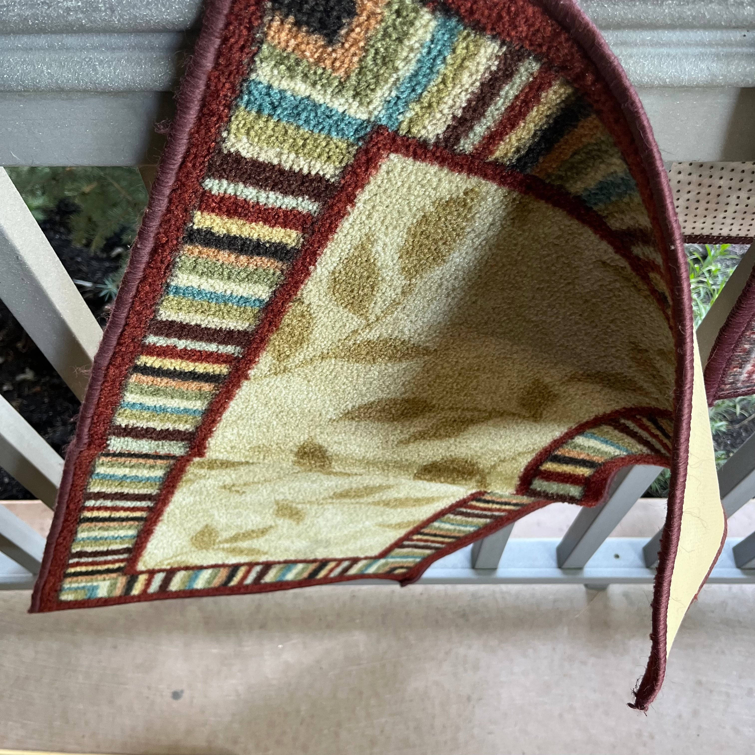 D613 Rug Grouping (Mohawk Accent 20" x 34" and Chenille mat, 24" x 36")