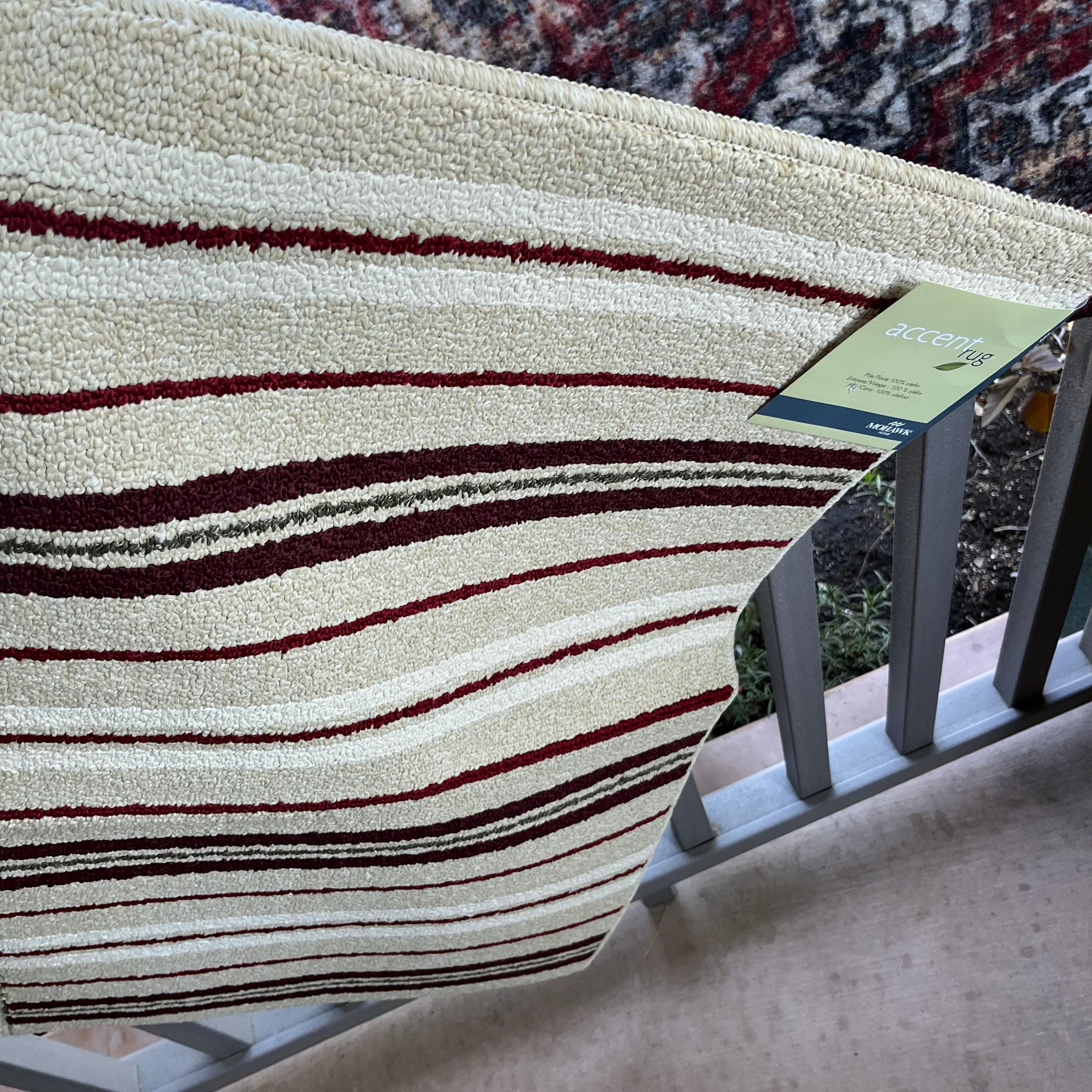 D613 Rug Grouping (Mohawk Accent 20" x 34" and Chenille mat, 24" x 36")