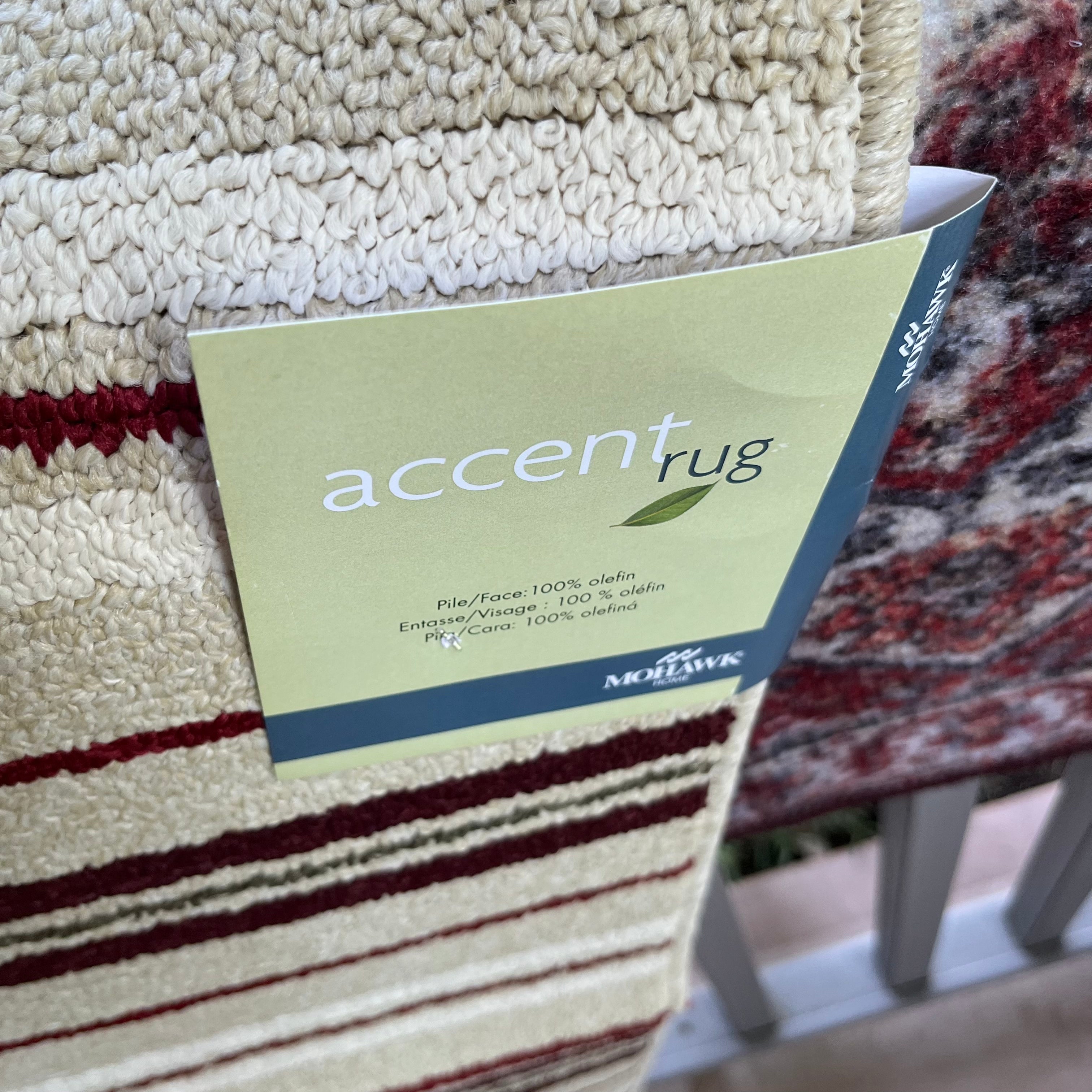 D613 Rug Grouping (Mohawk Accent 20" x 34" and Chenille mat, 24" x 36")