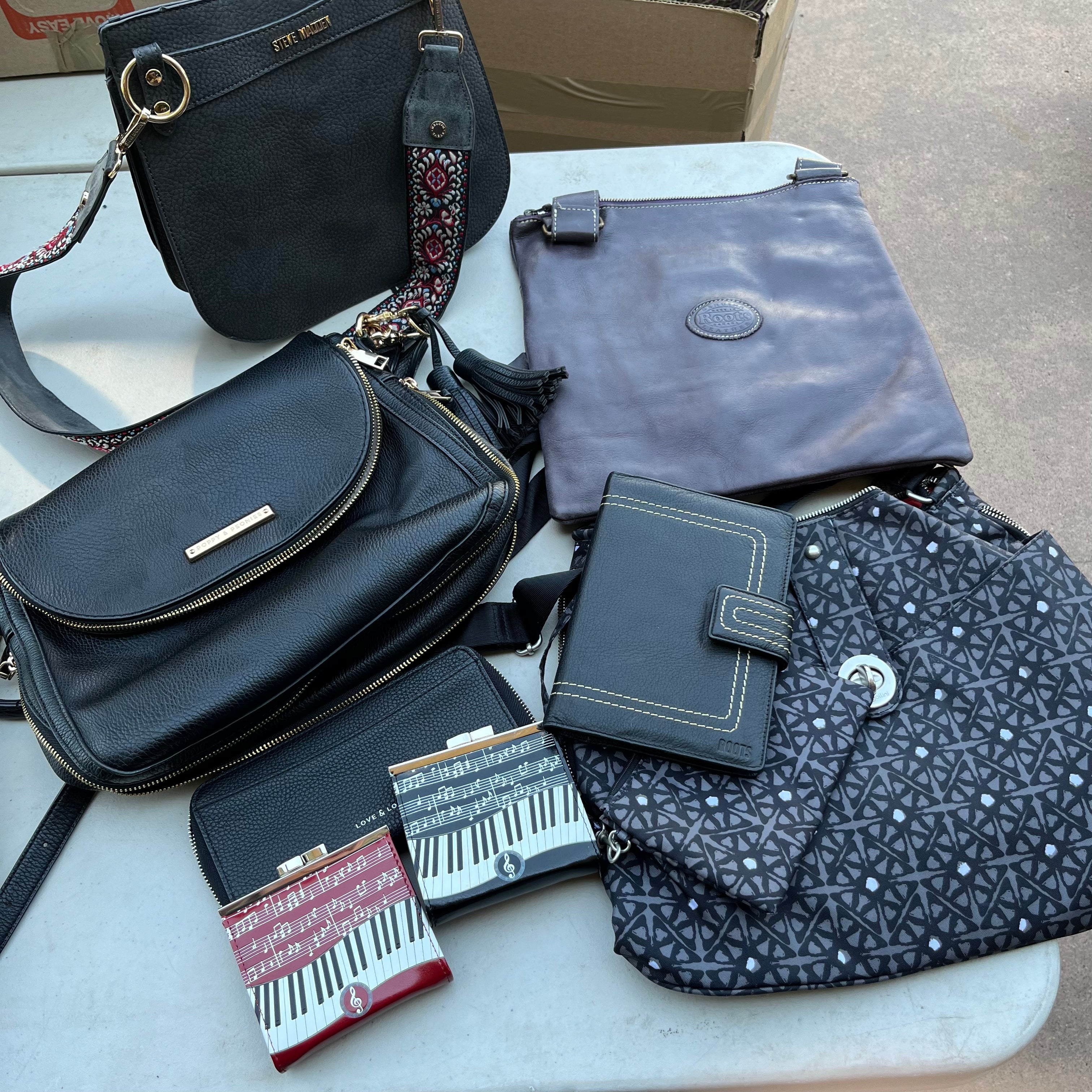 D614 Womens Black Purse Grouping (Poppies & Peonies, Steve Madden and more)