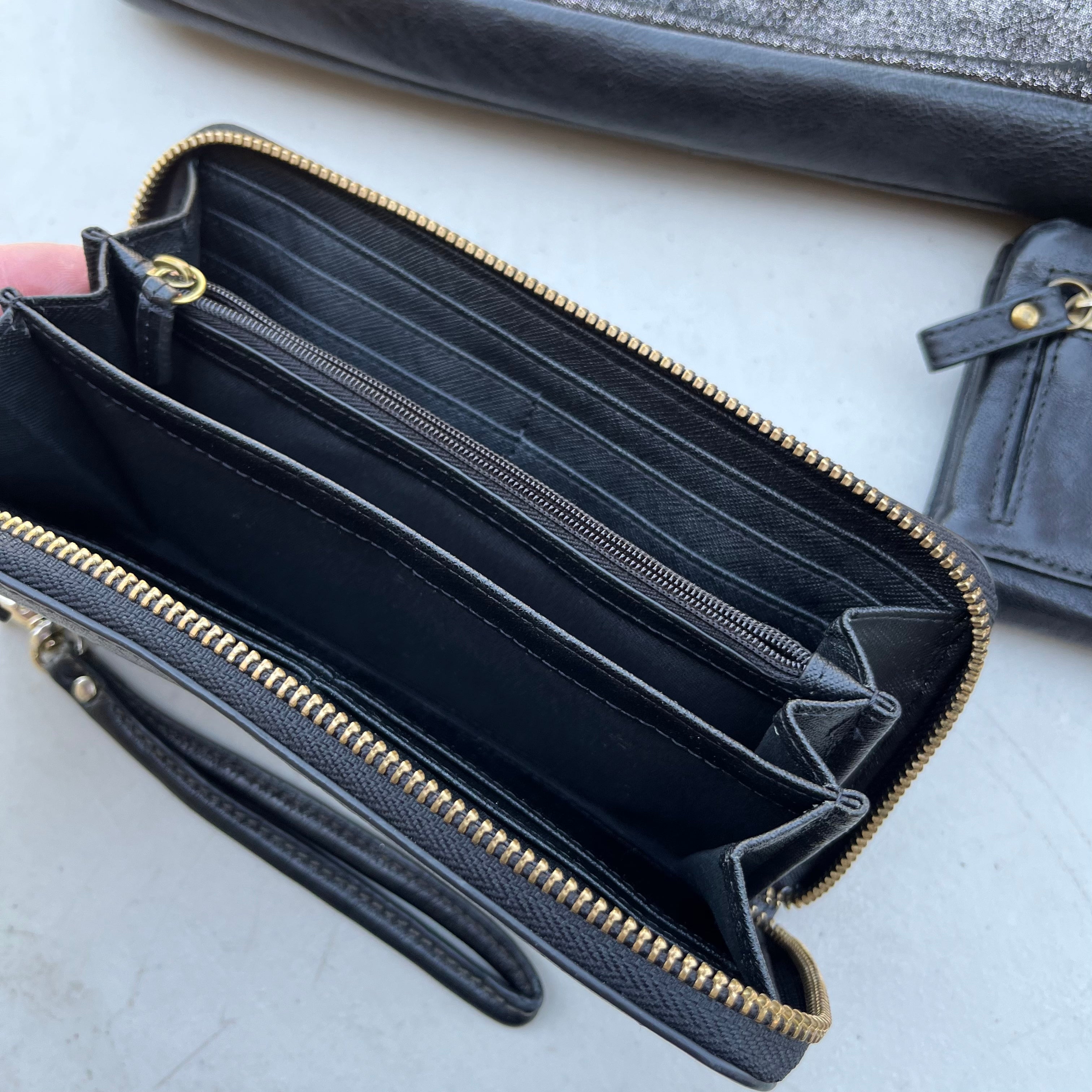 D616 Fossil Grouping (purse and two black wallets)