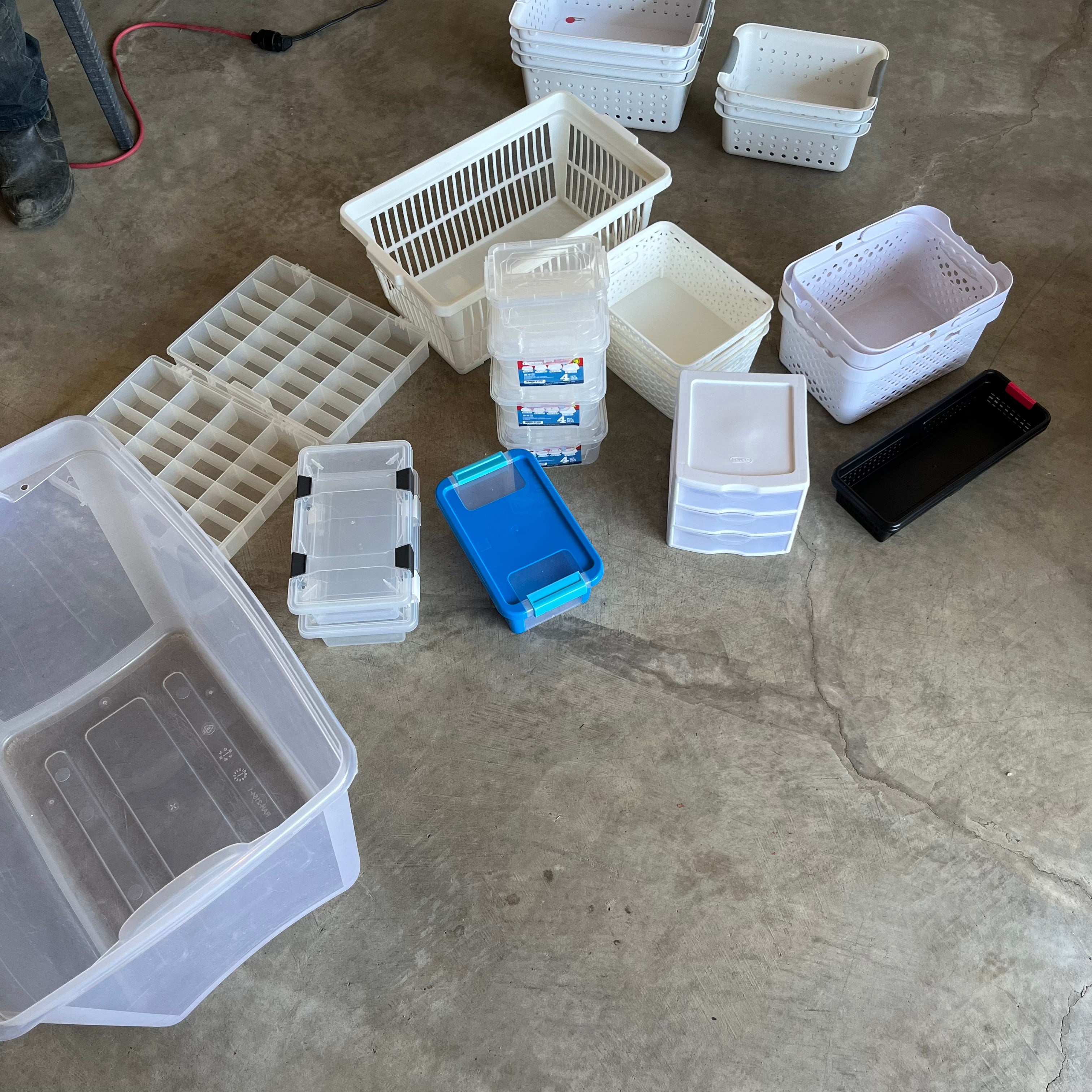 D618 Storage Grouping (stacking baskets and more)