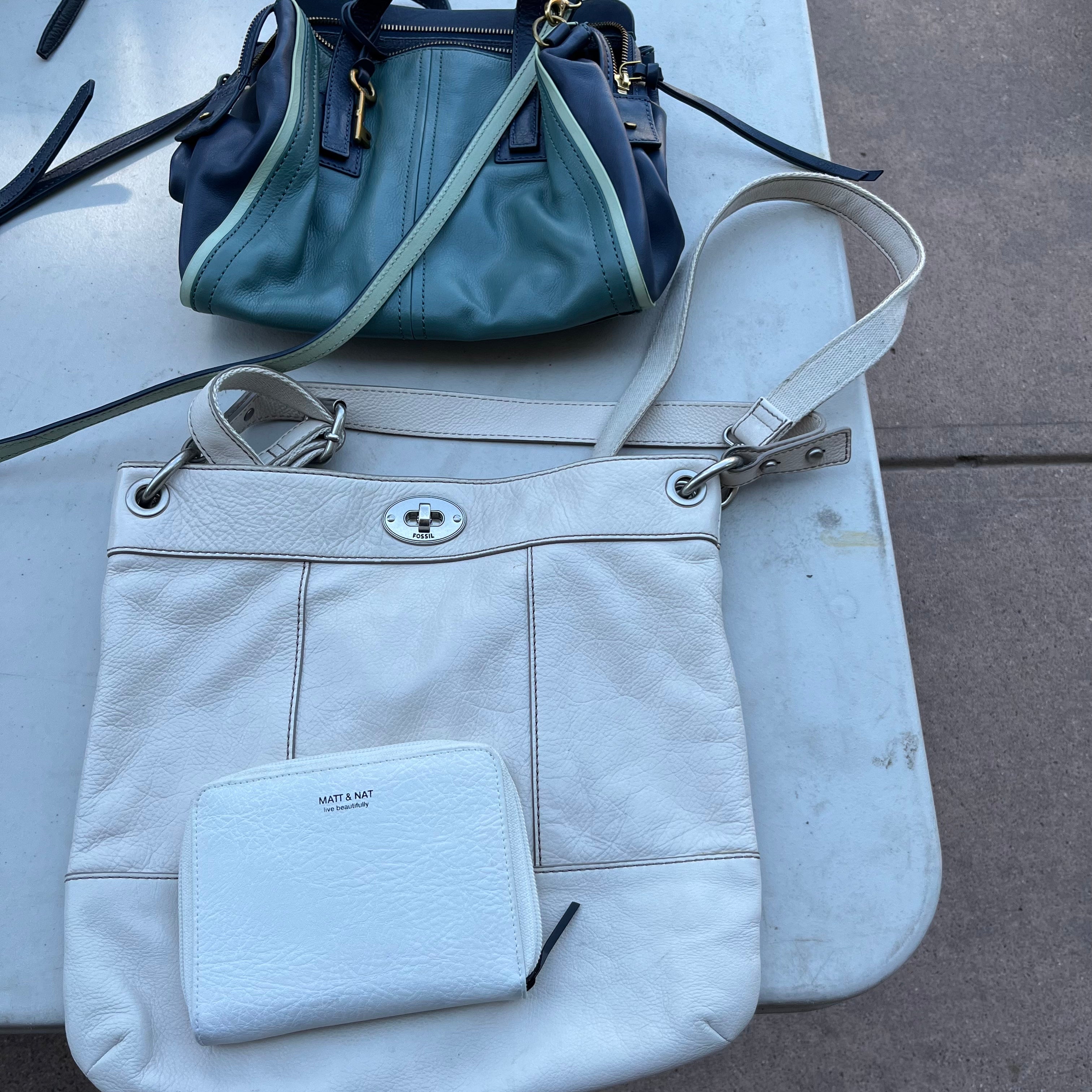 D621 Fossil Grouping (pink leather bag with matching wallet and gray pebbled leather bag)