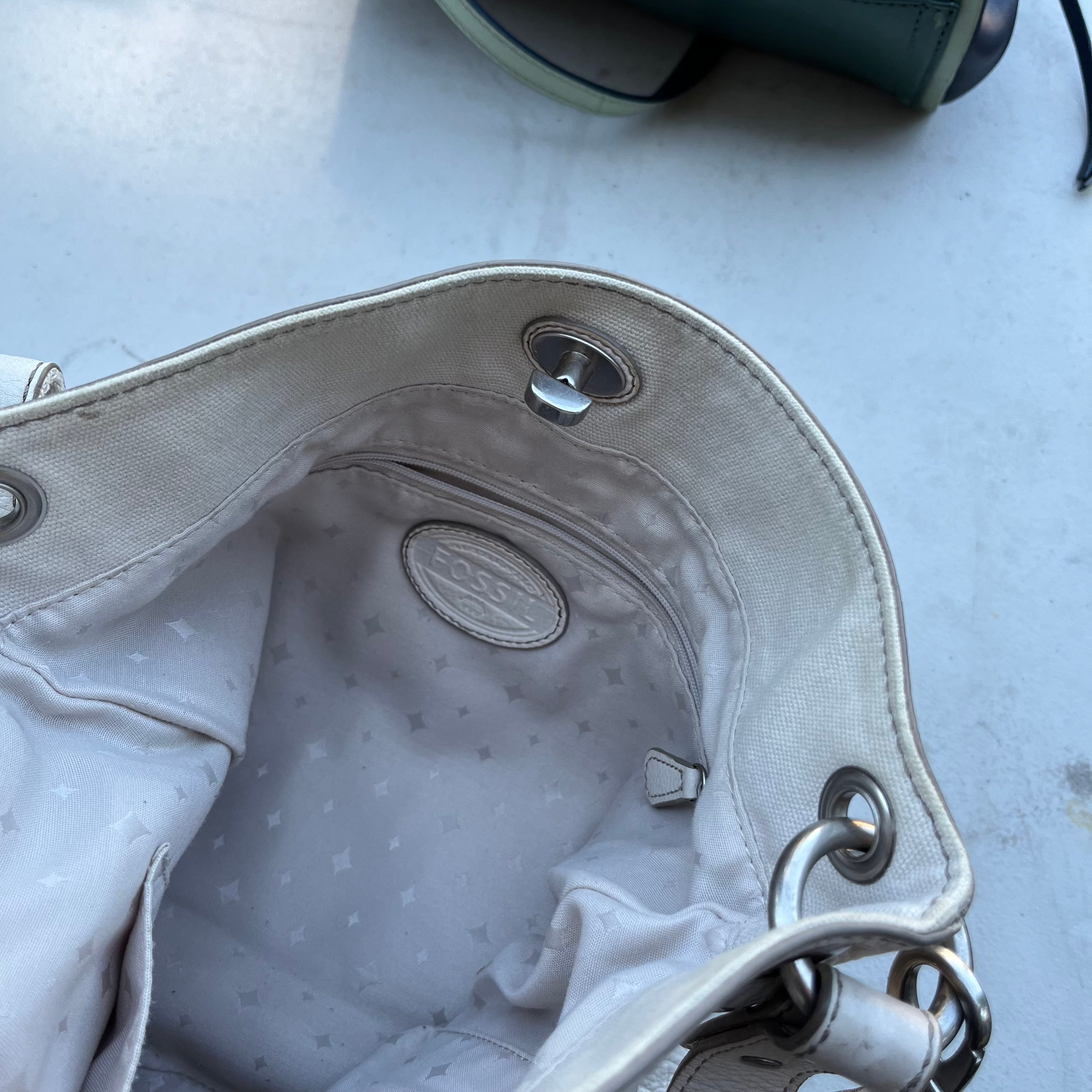 D621 Fossil Grouping (pink leather bag with matching wallet and gray pebbled leather bag)