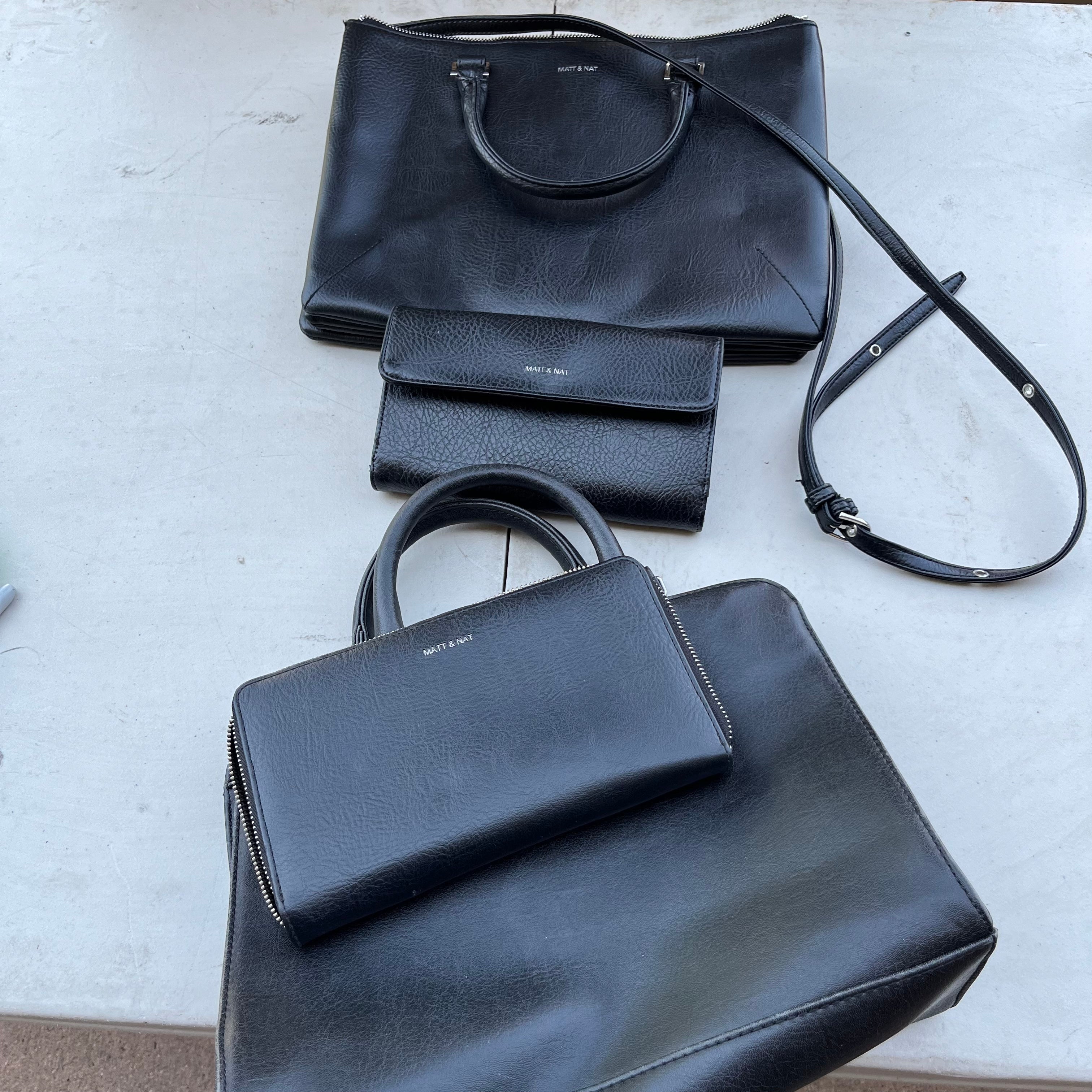 D623 Matt & Nat Grouping (black leather purses and wallets)