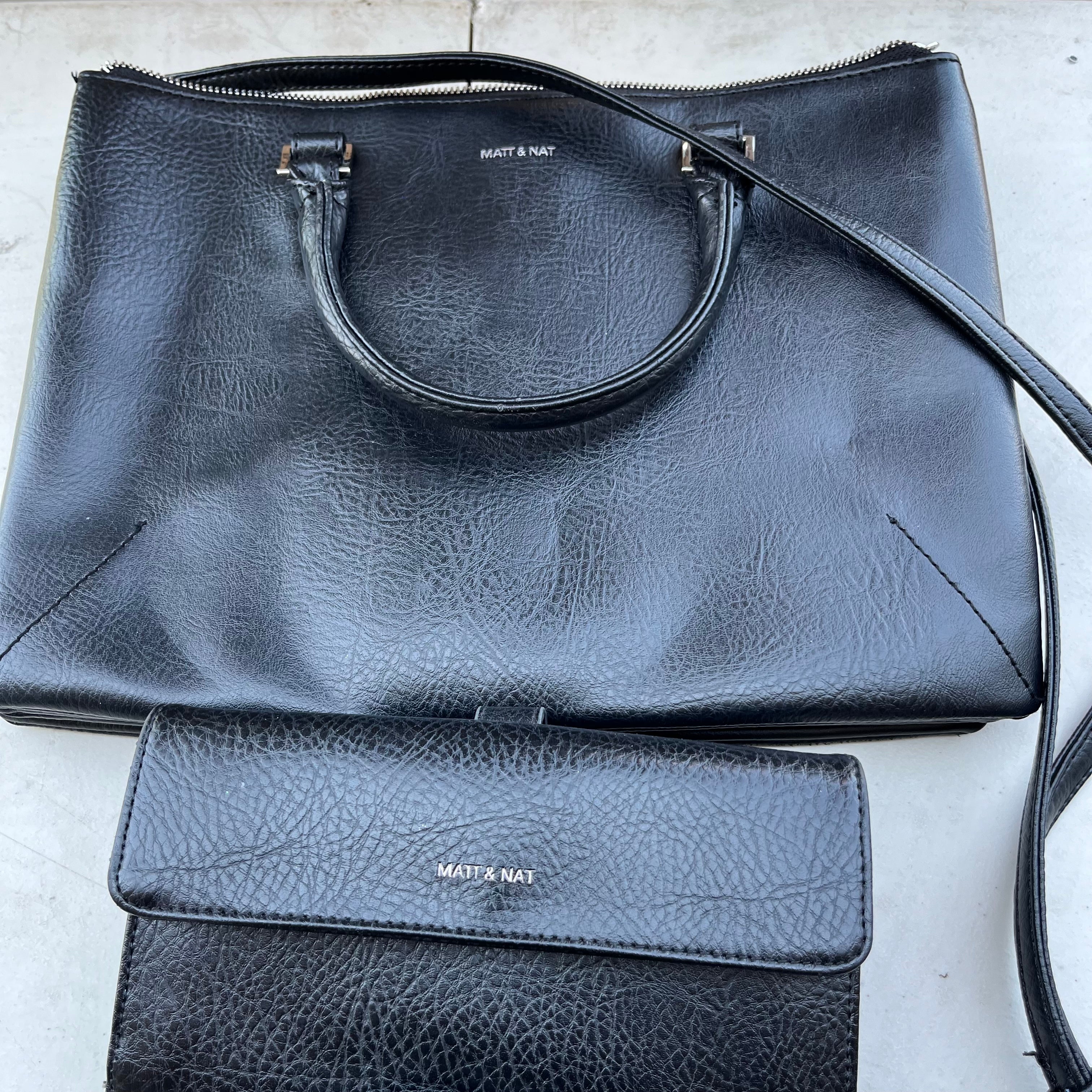 D623 Matt & Nat Grouping (black leather purses and wallets)