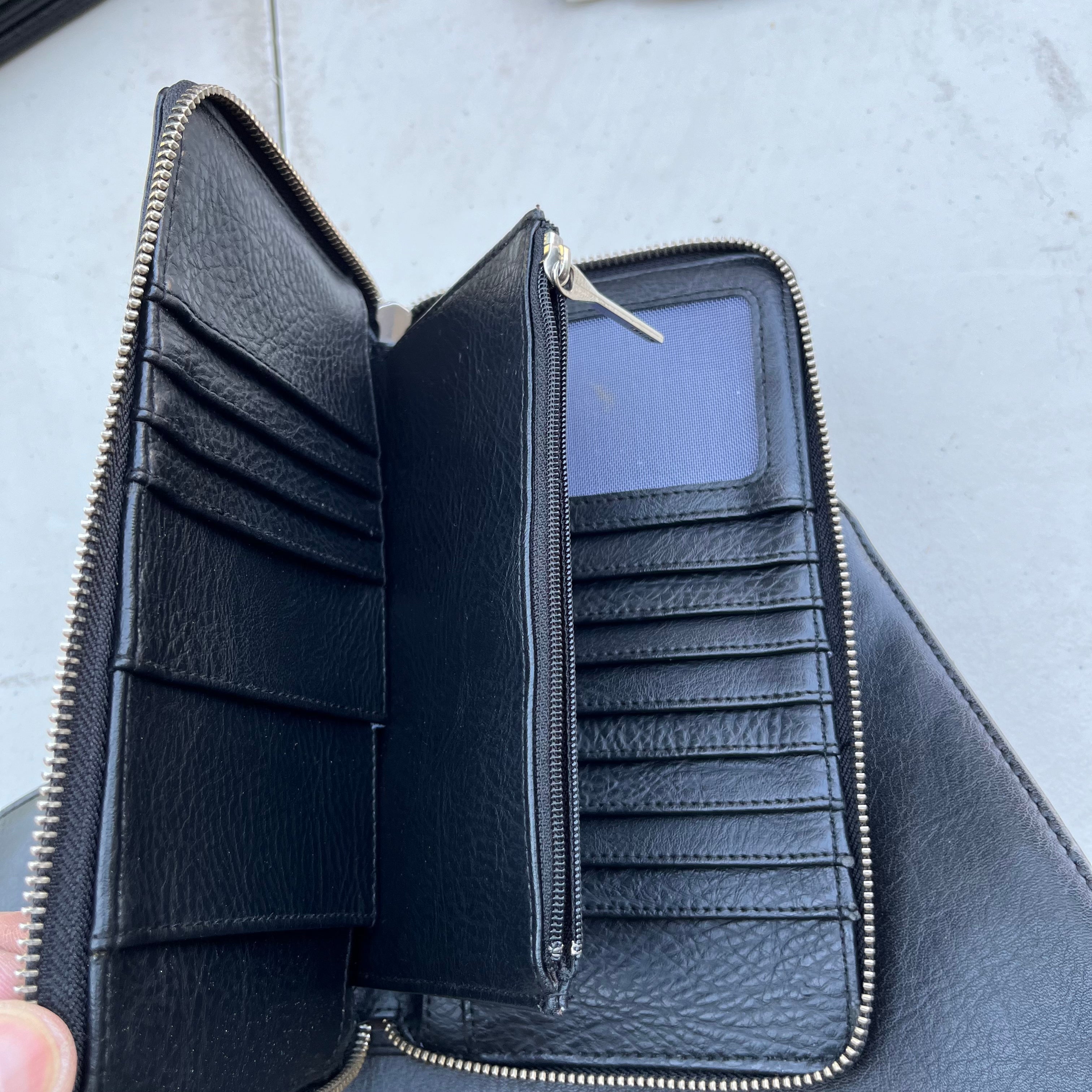 D623 Matt & Nat Grouping (black leather purses and wallets)