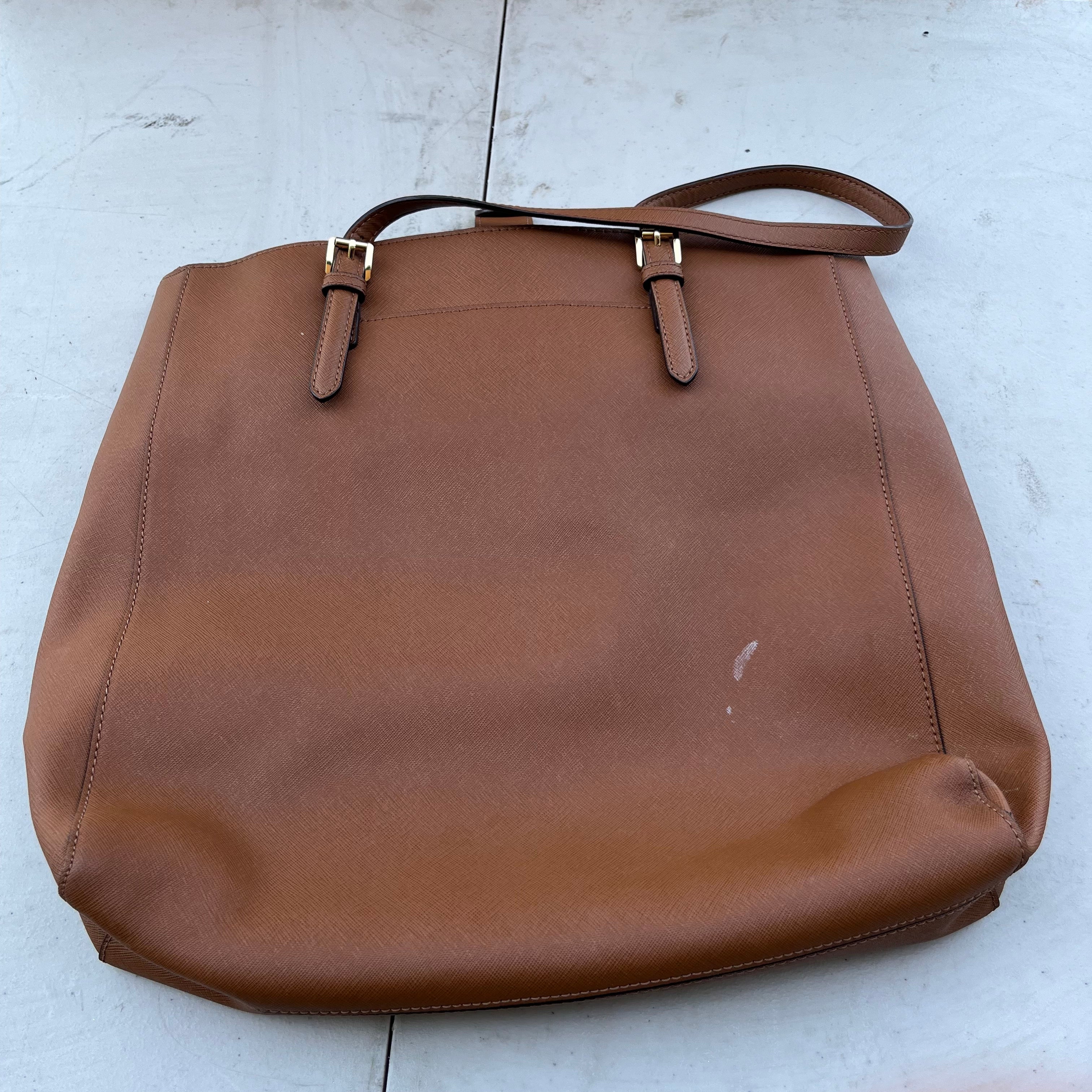D625 Michael Kors brown leather handbag with gold detail