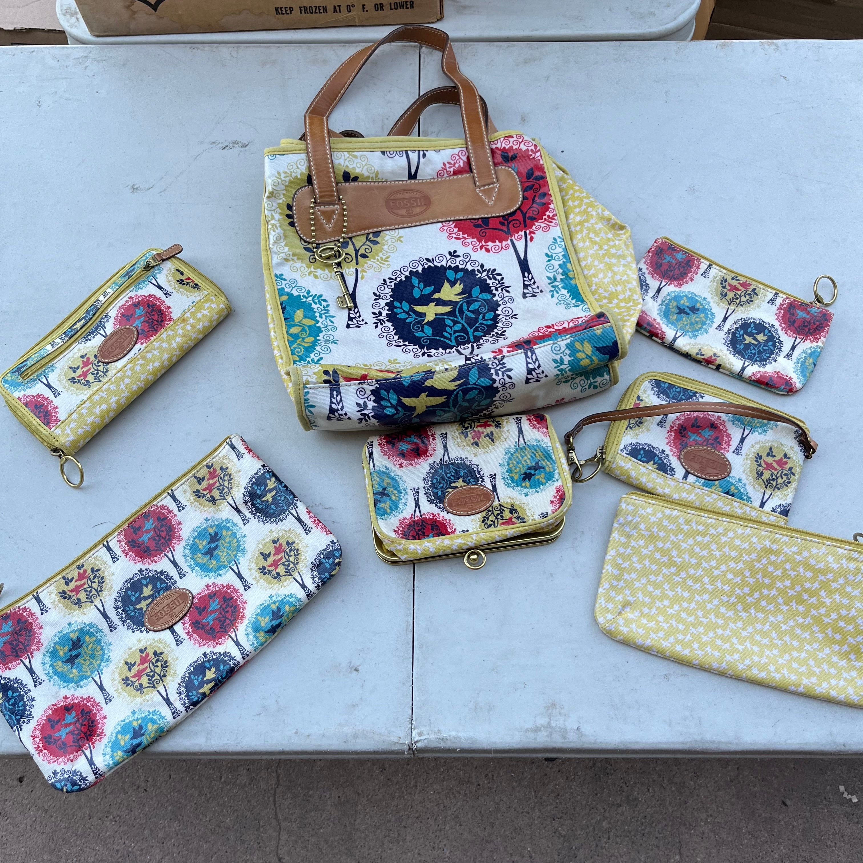 D627 Fossil Key-Per Tote Collection (Song of Spring bird and tree print)