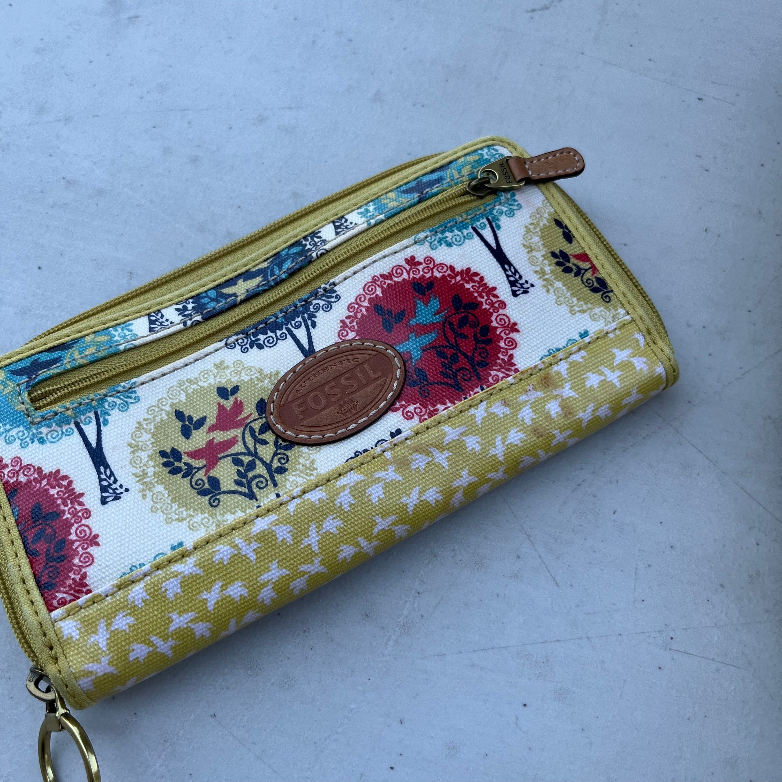 D627 Fossil Key-Per Tote Collection (Song of Spring bird and tree print)