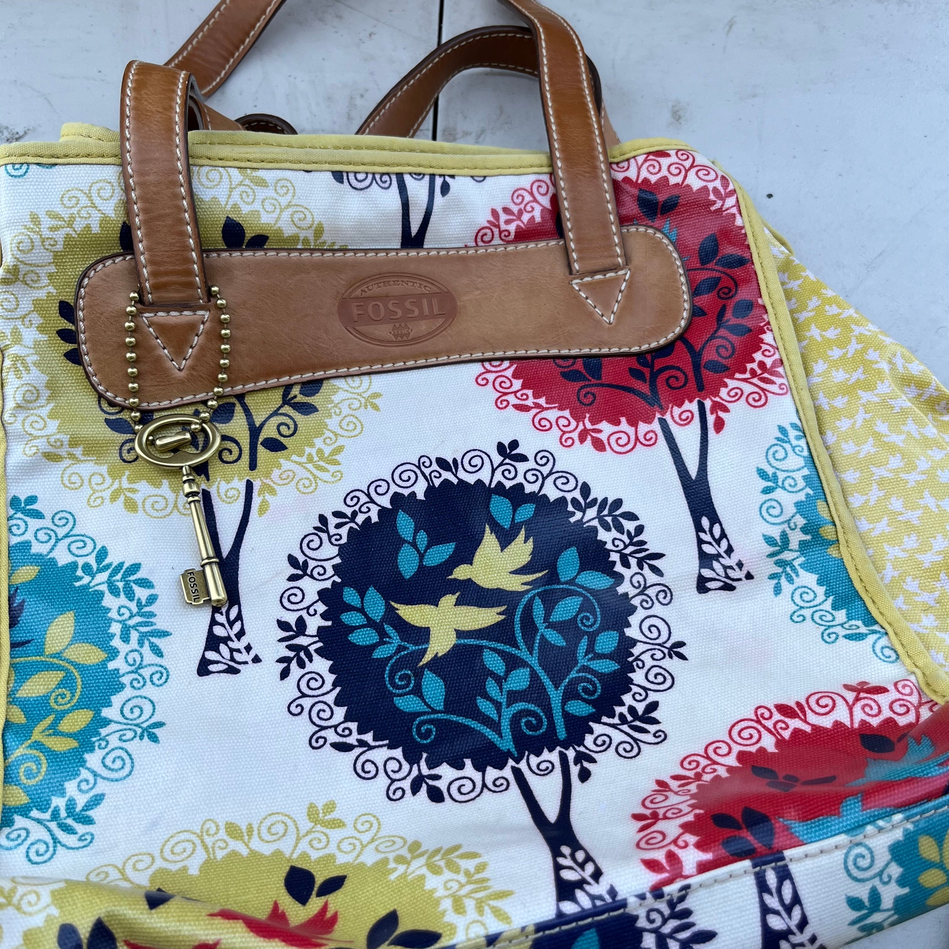 D627 Fossil Key-Per Tote Collection (Song of Spring bird and tree print)