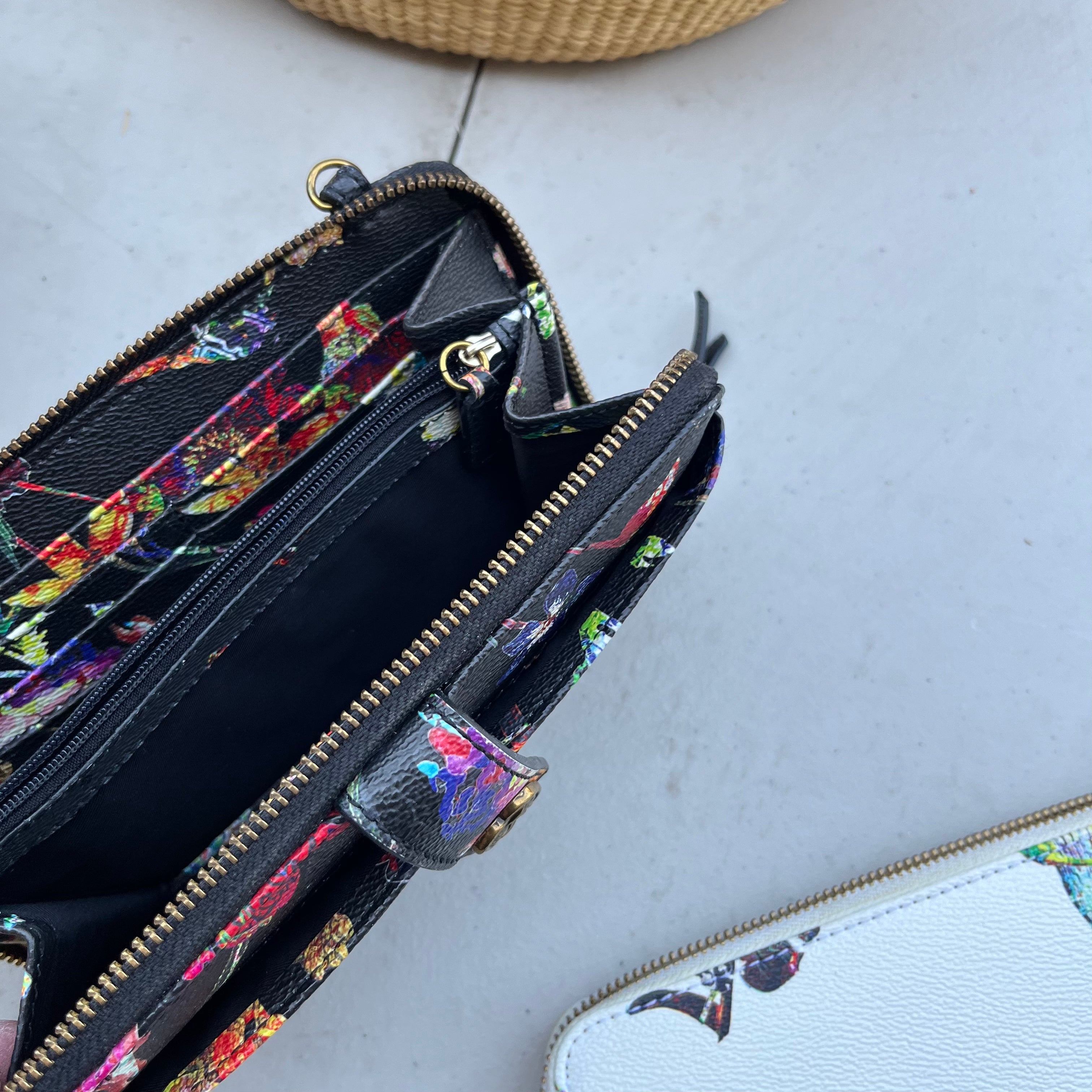 D628 Big Blue mama and more handbags Grouping
