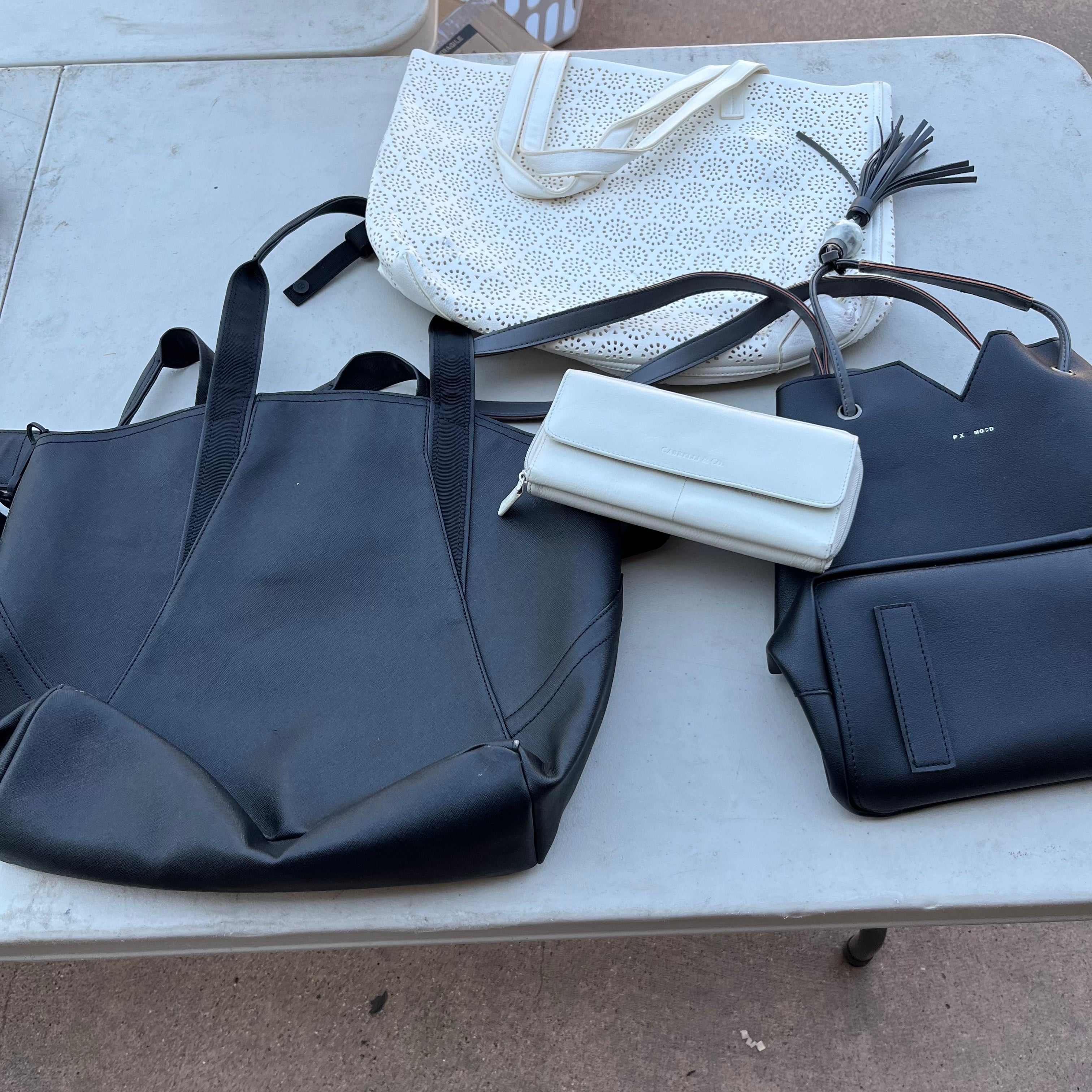 D629 Purse Grouping (Cabrelli & Co and more)