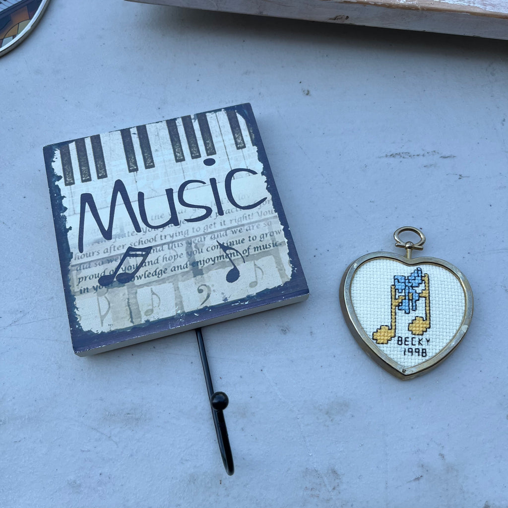 D633 Music themed home decor grouping