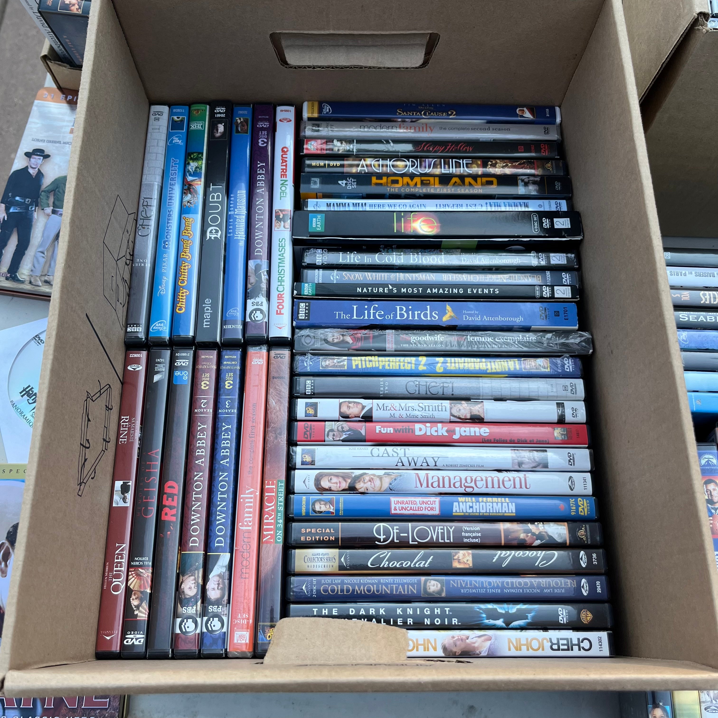 D643 Huge grouping of movies (table not included)