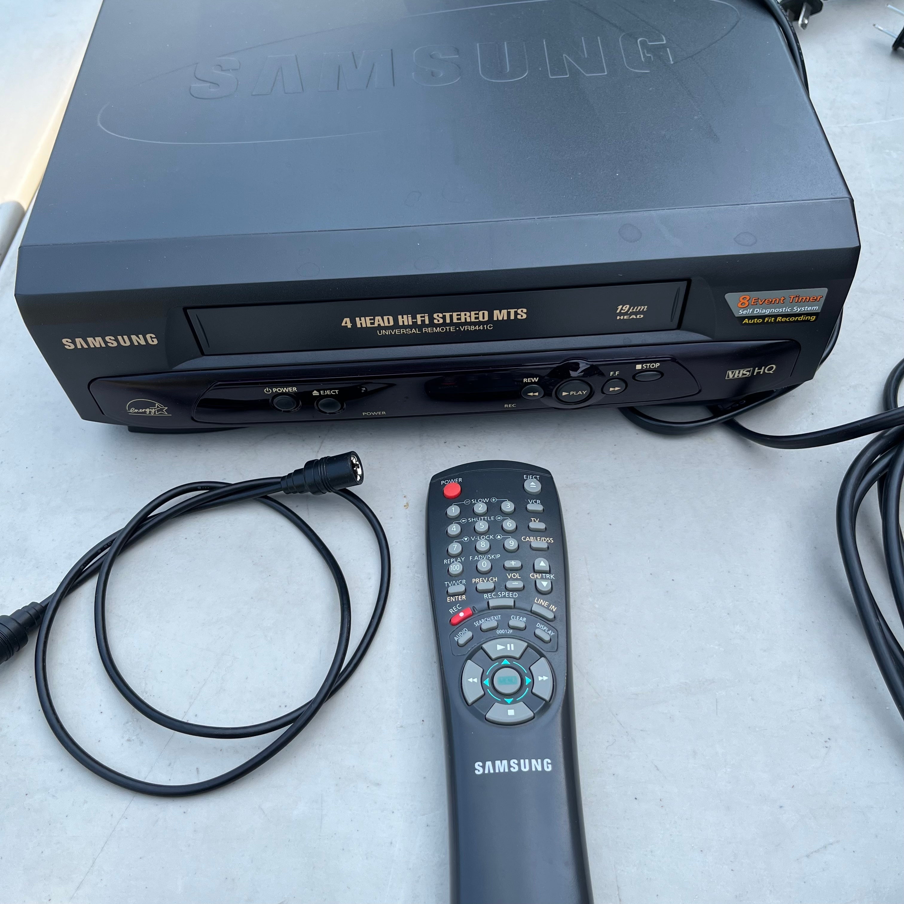 D652 VHS and DVD players (1 has no remote)