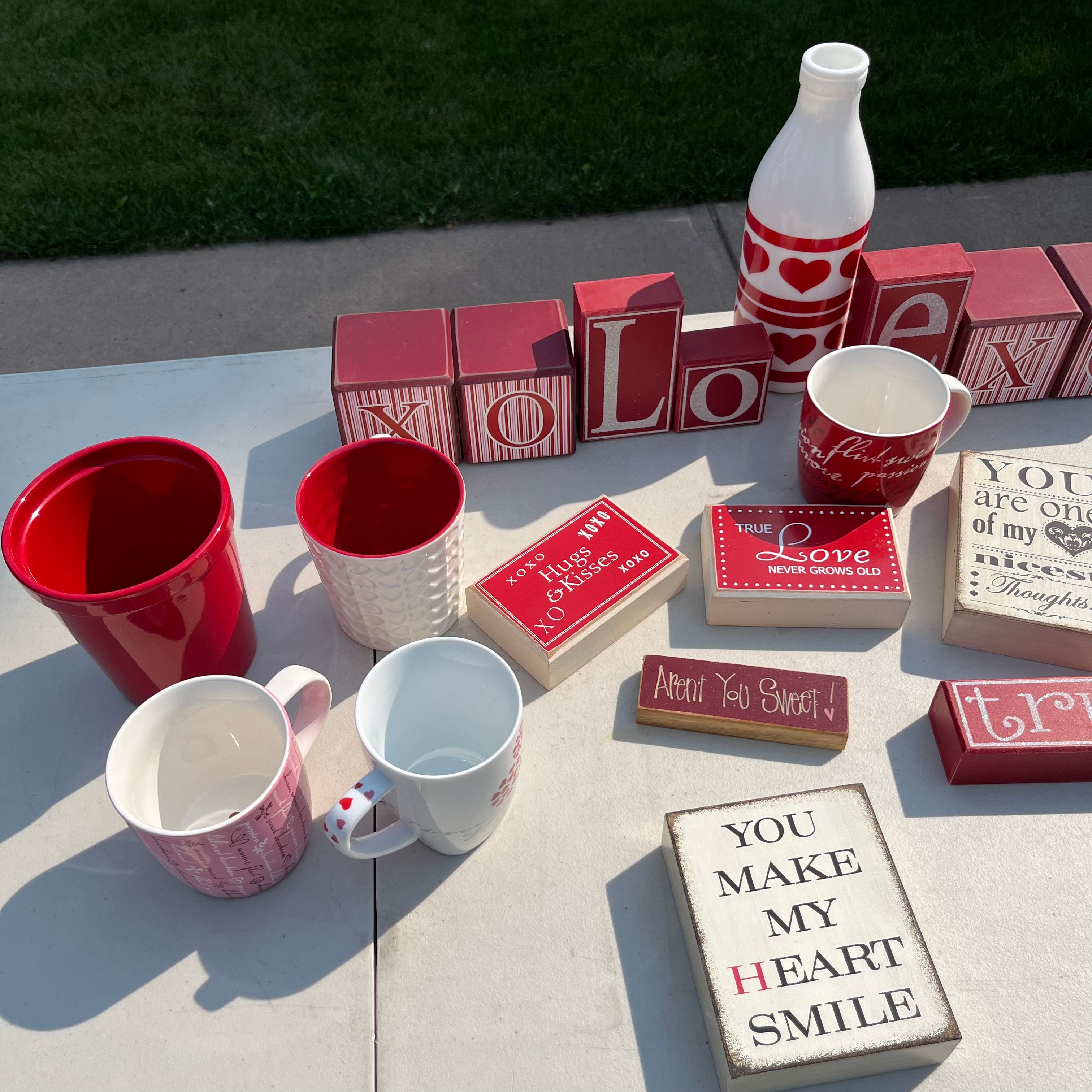 D657 Decor and more grouping (red themed)