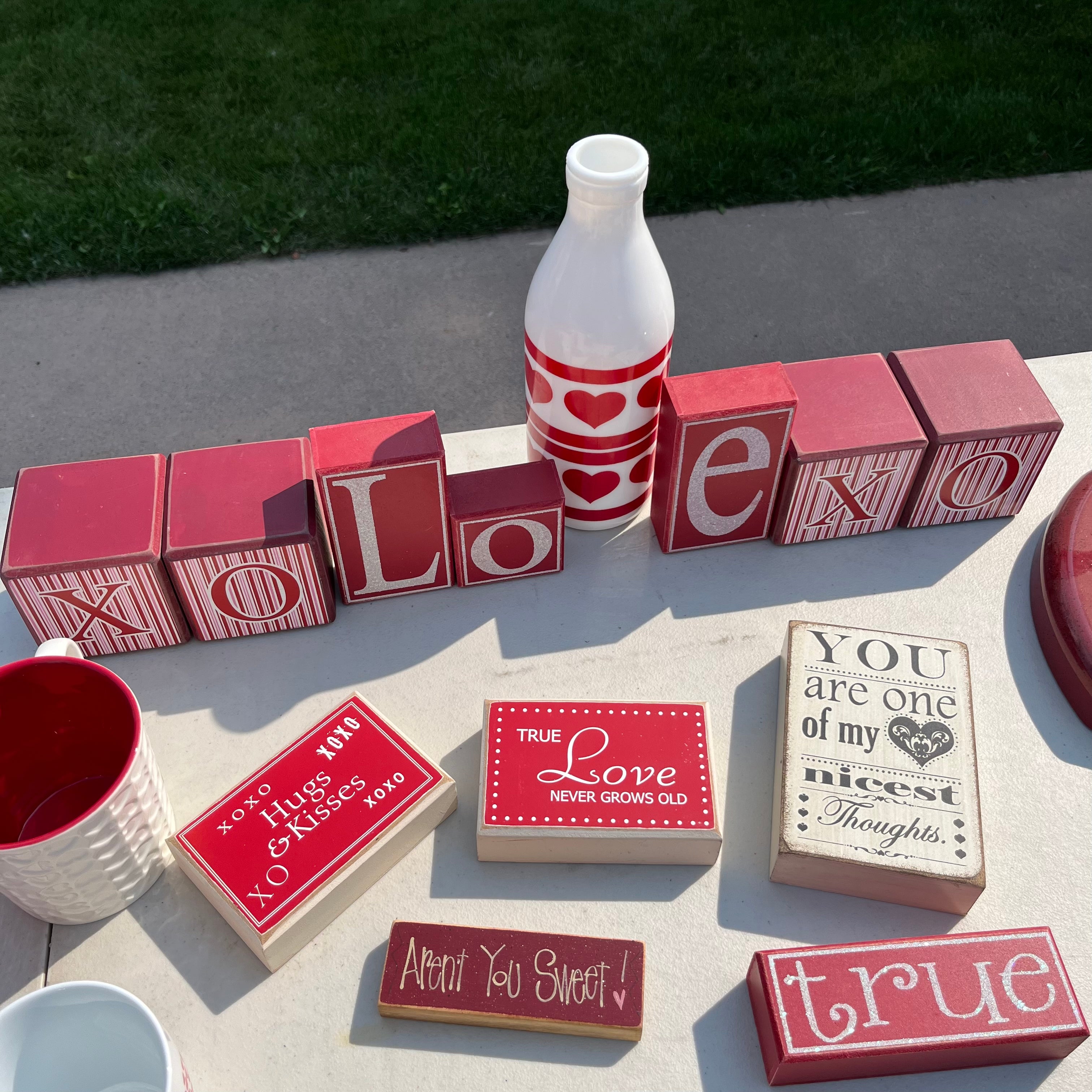D657 Decor and more grouping (red themed)