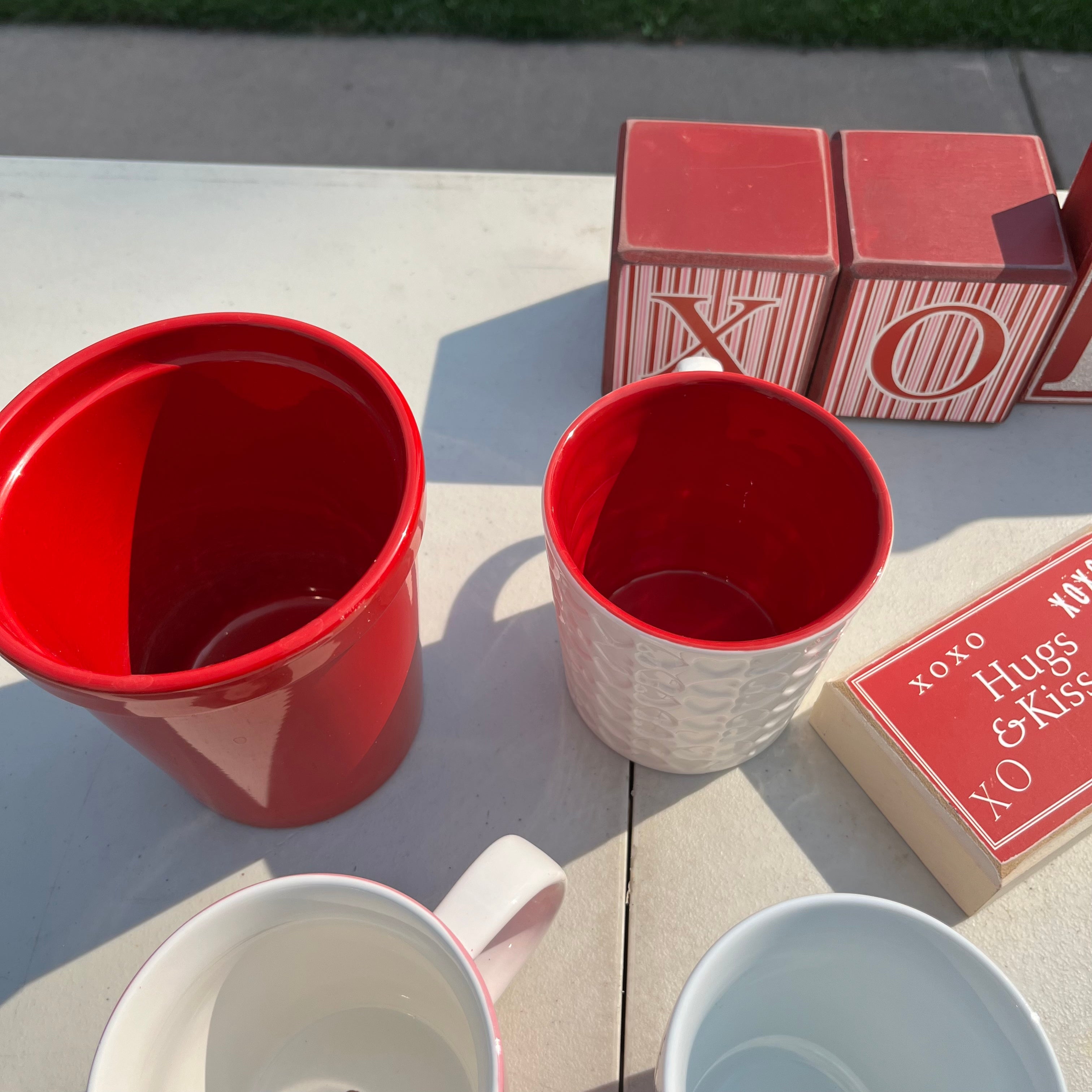 D657 Decor and more grouping (red themed)
