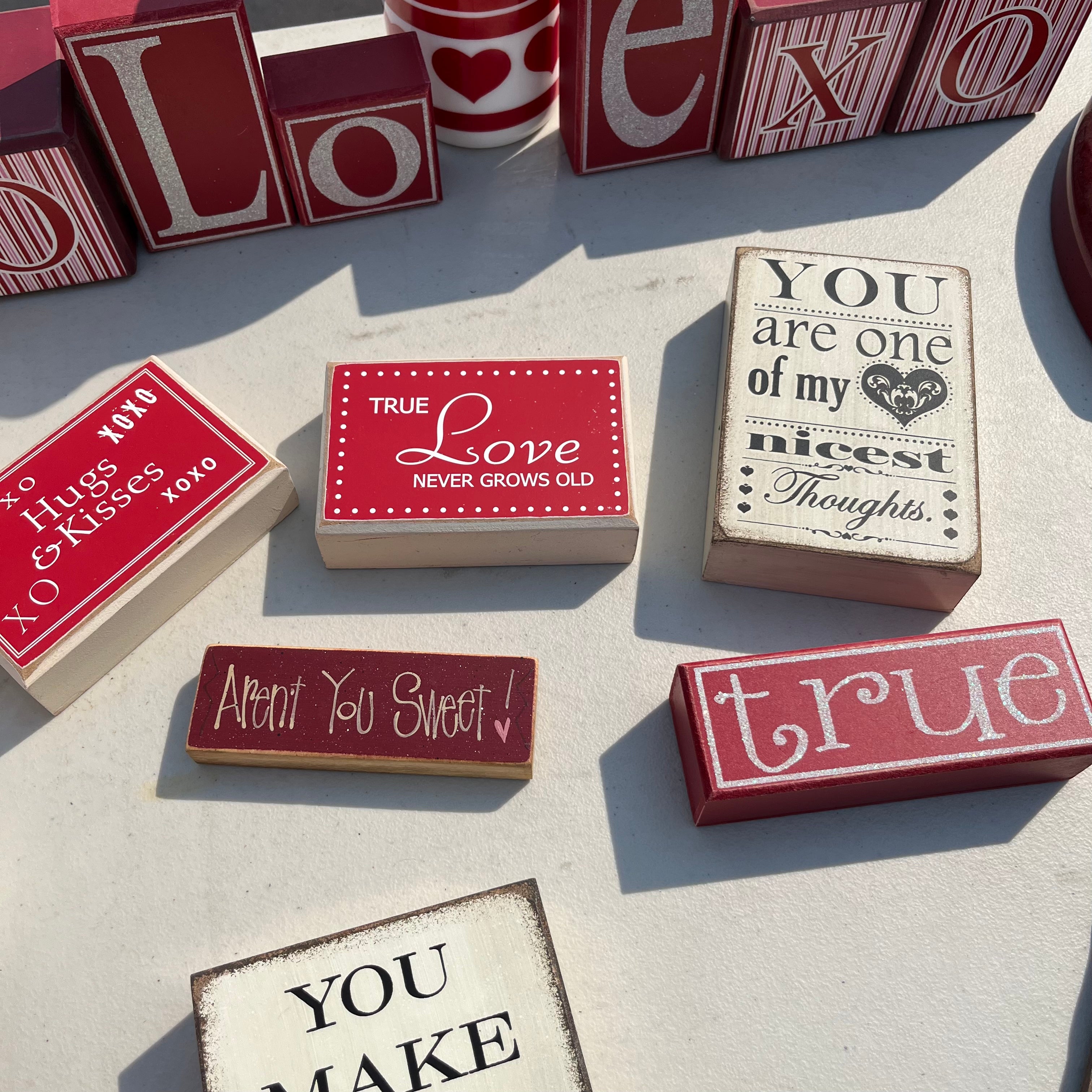 D657 Decor and more grouping (red themed)